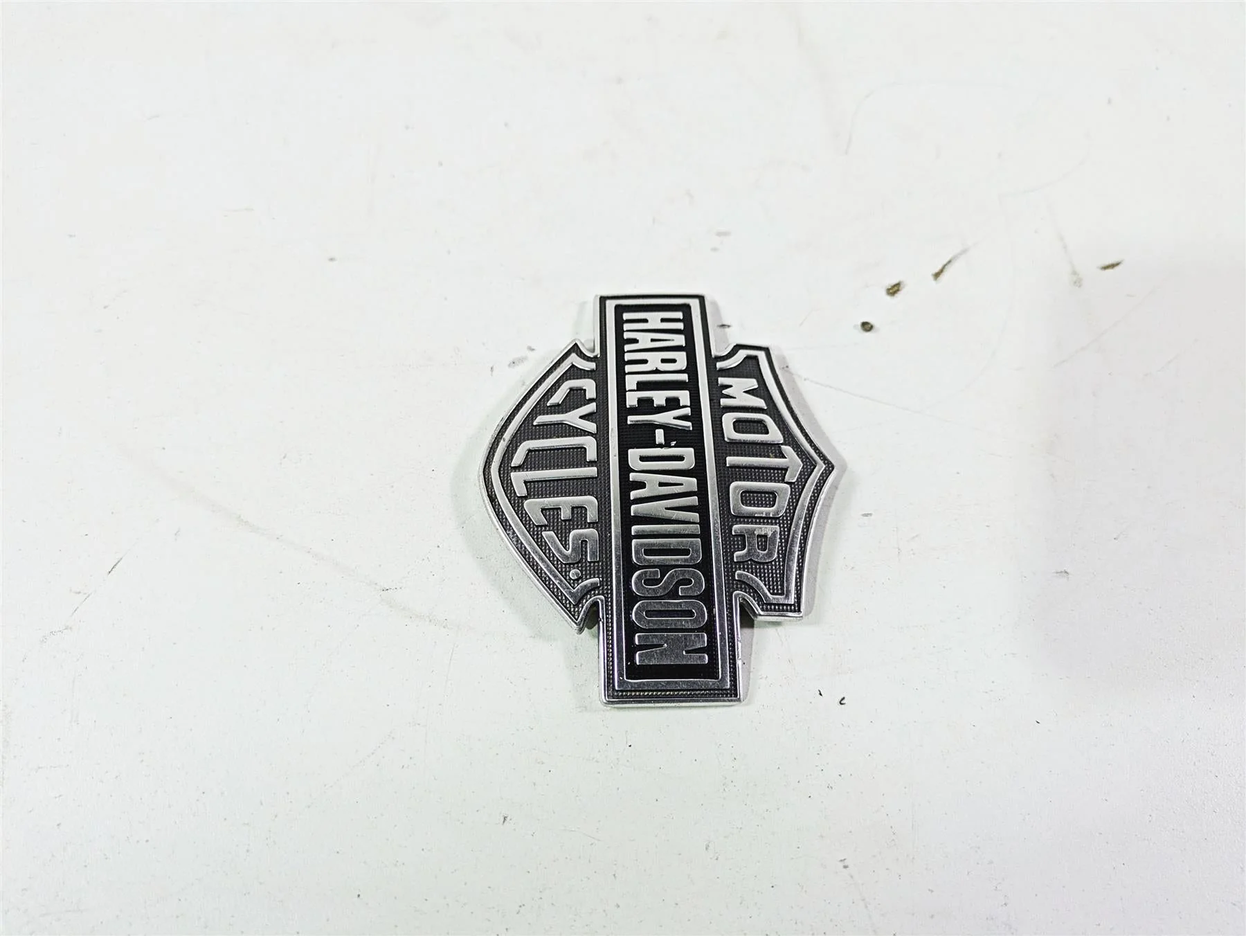 2014 Harley FLS Softail Slim Right Side Fuel Gas Tank Emblem 61400056 - Image 2