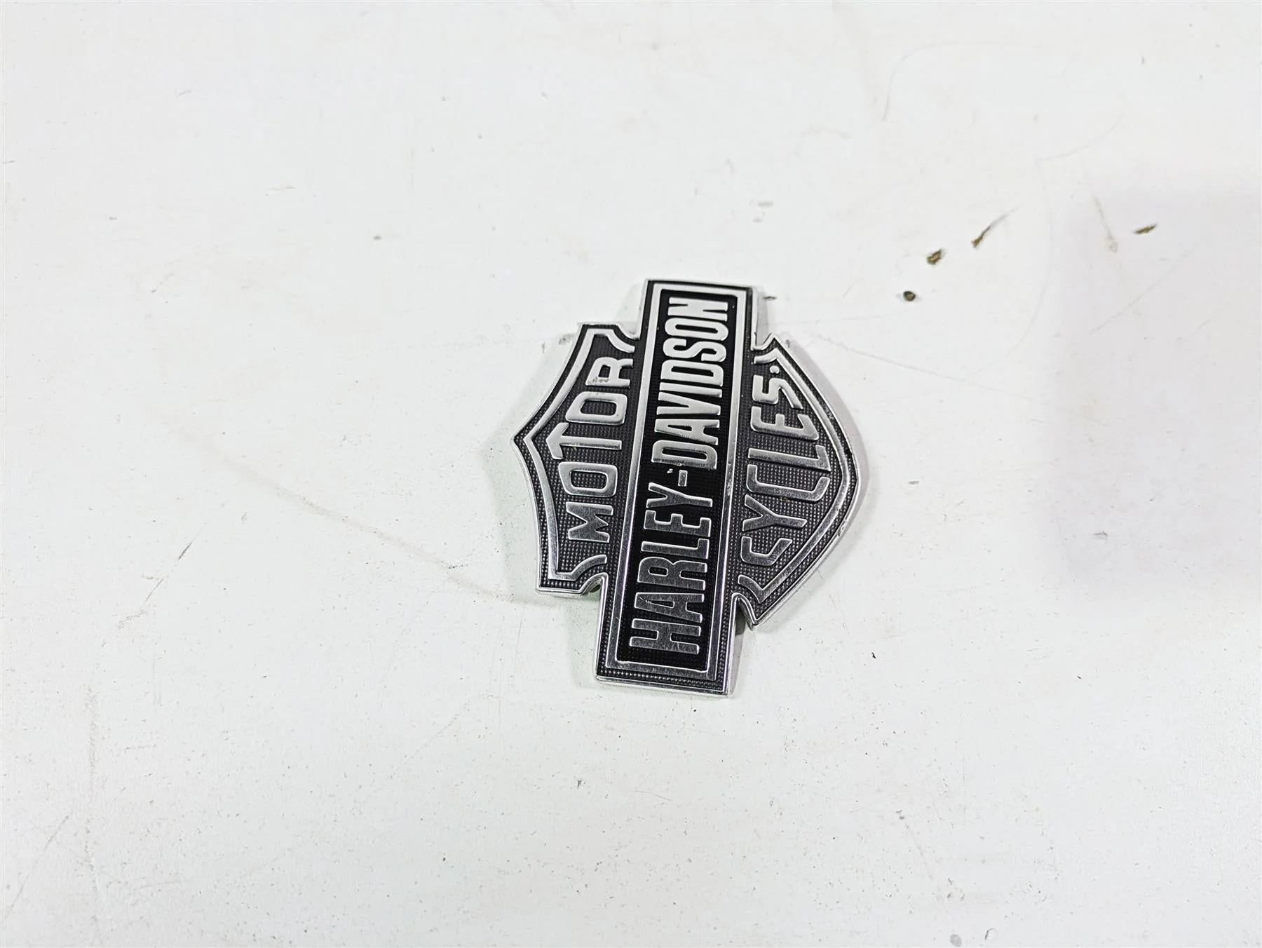 2014 Harley FLS Softail Slim Right Side Fuel Gas Tank Emblem 61400056 - Image 4