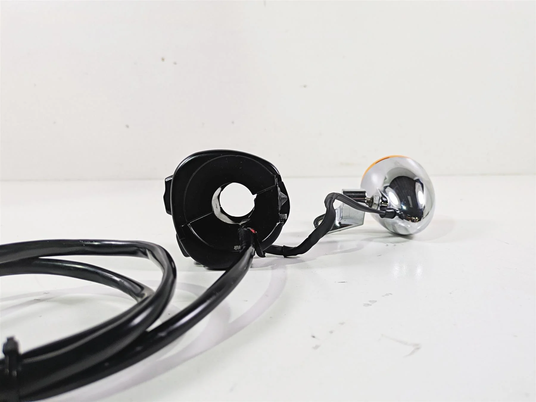 2014 Harley FXDF Dyna Fat Bob Left Hand Control Switch & Blinker 72945-12 - Image 6