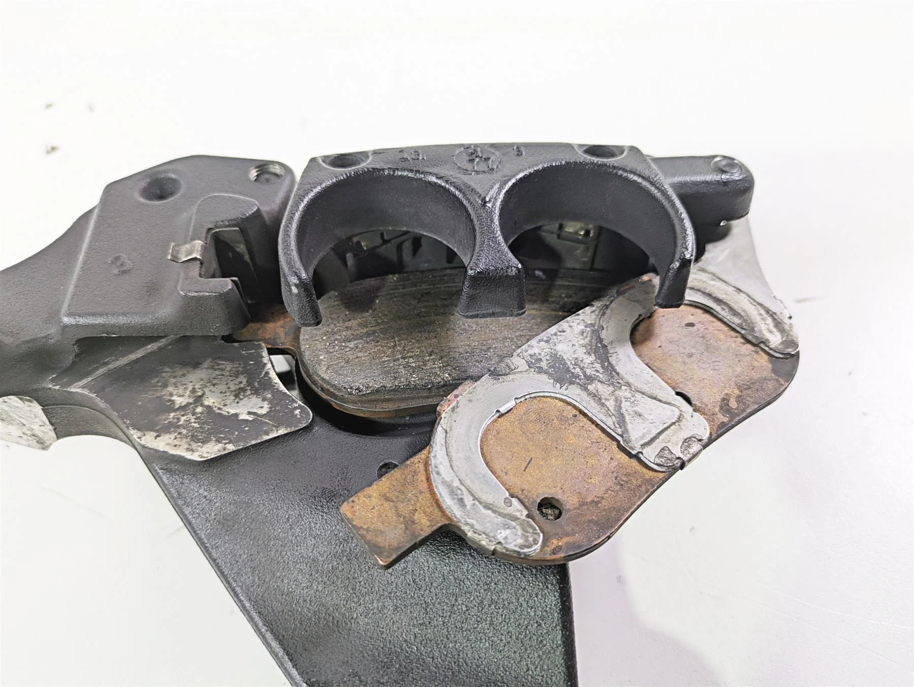 2014 Harley FXDF Dyna Fat Bob Rear Brake Caliper & Bracket 40908-08 - Image 9