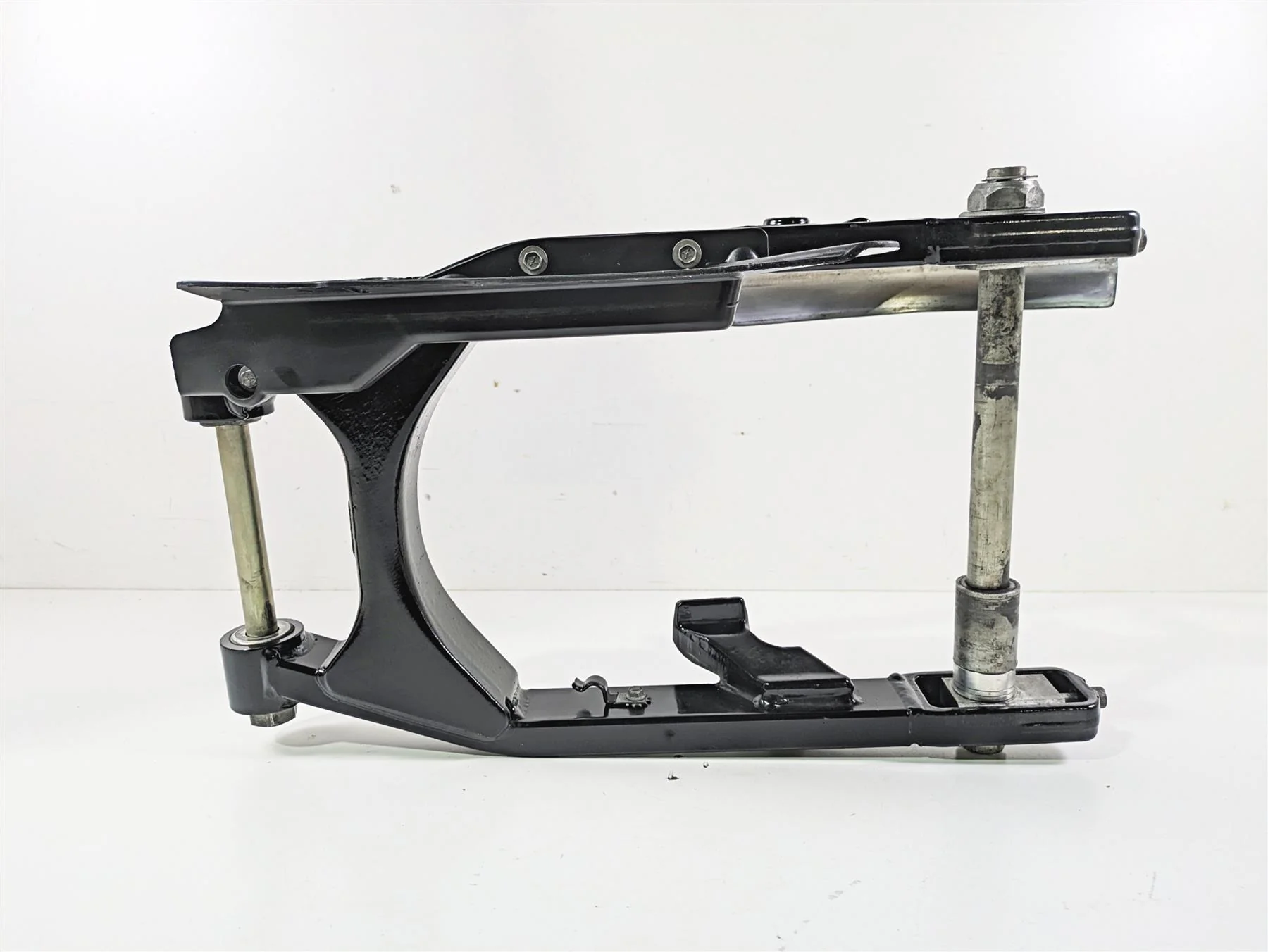 2014 Harley FXDF Dyna Fat Bob Rear Swingarm & Belt Guards 47820-10 - Image 5