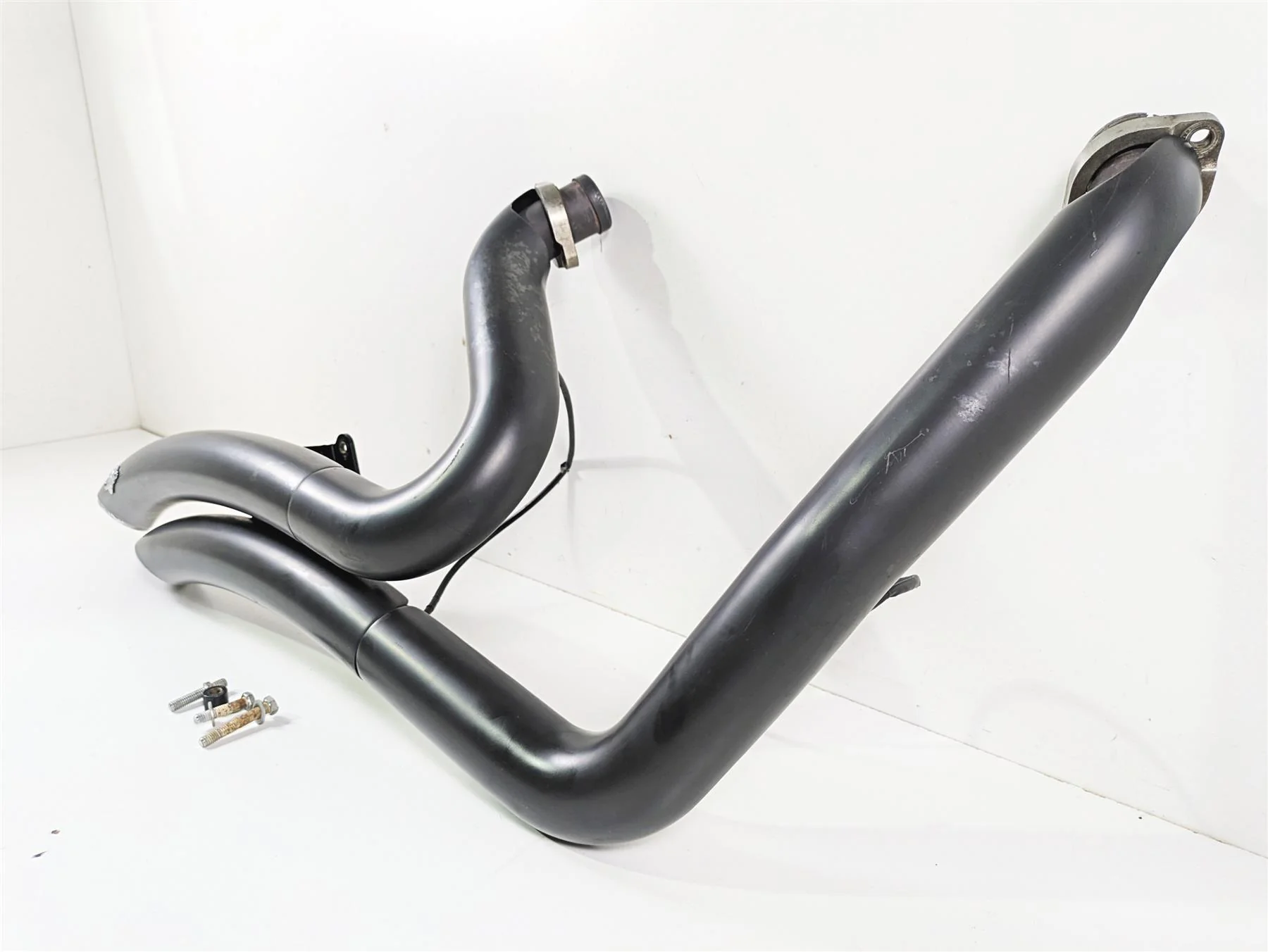 2014 Harley FXDF Dyna Fat Bob Vance Hines Big Radius 2-2 Exhaust System 46071 - Image 4