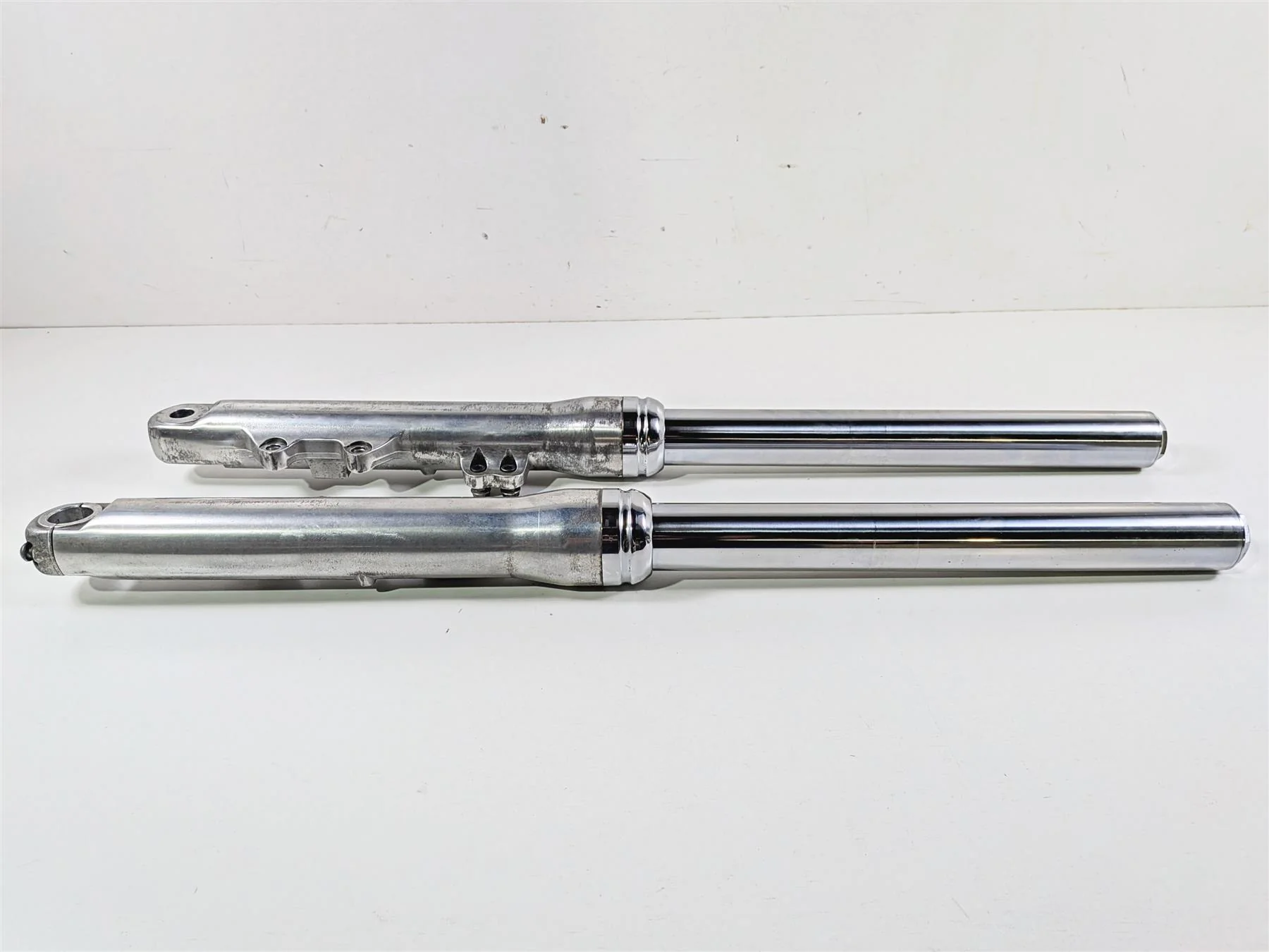 2014 Harley FXDL Dyna Low Rider Dual Brake Front Fork Leg Set 49mm Read 45400052 - Image 2