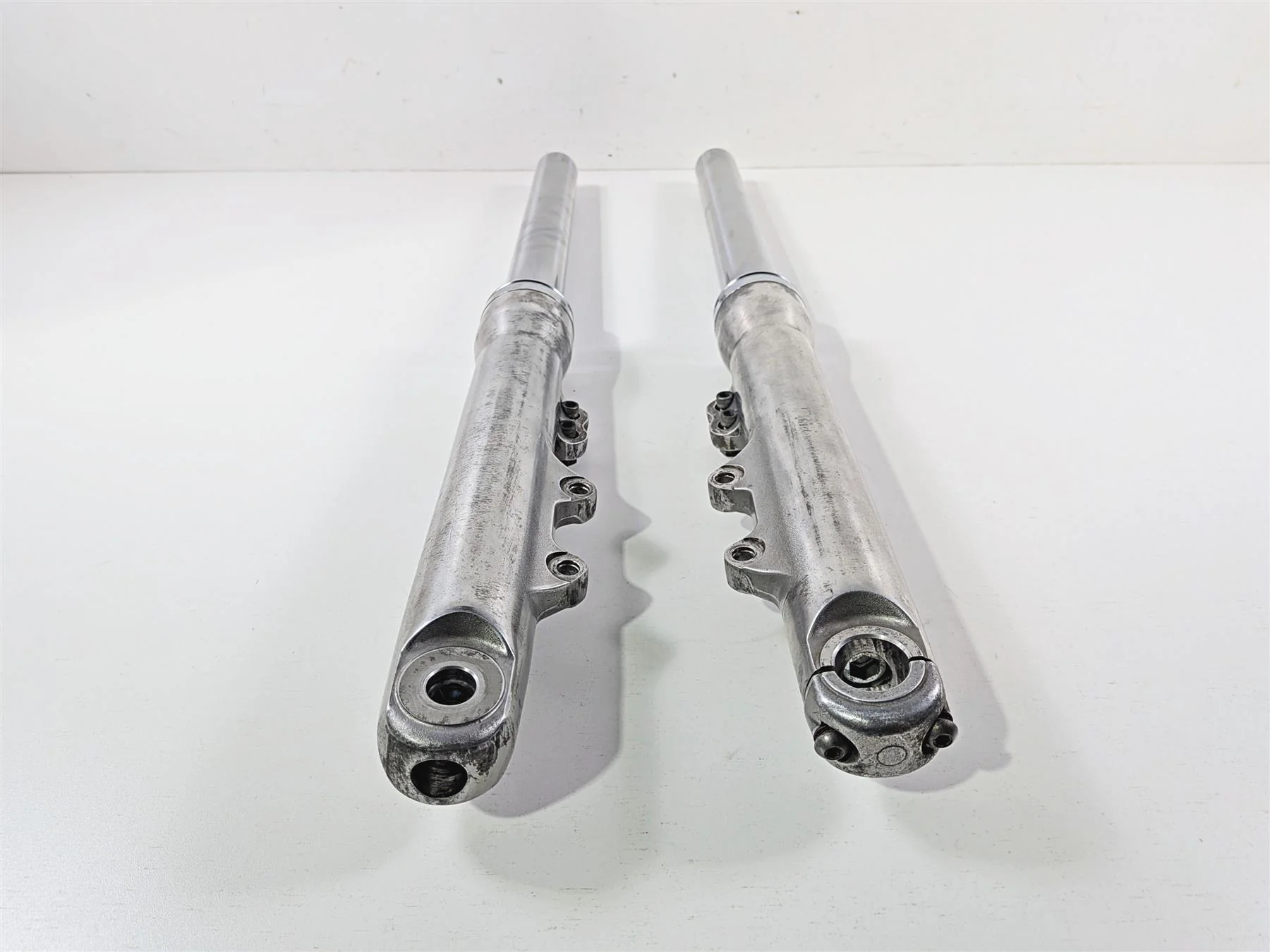 2014 Harley FXDL Dyna Low Rider Dual Brake Front Fork Leg Set 49mm Read 45400052 - Image 5