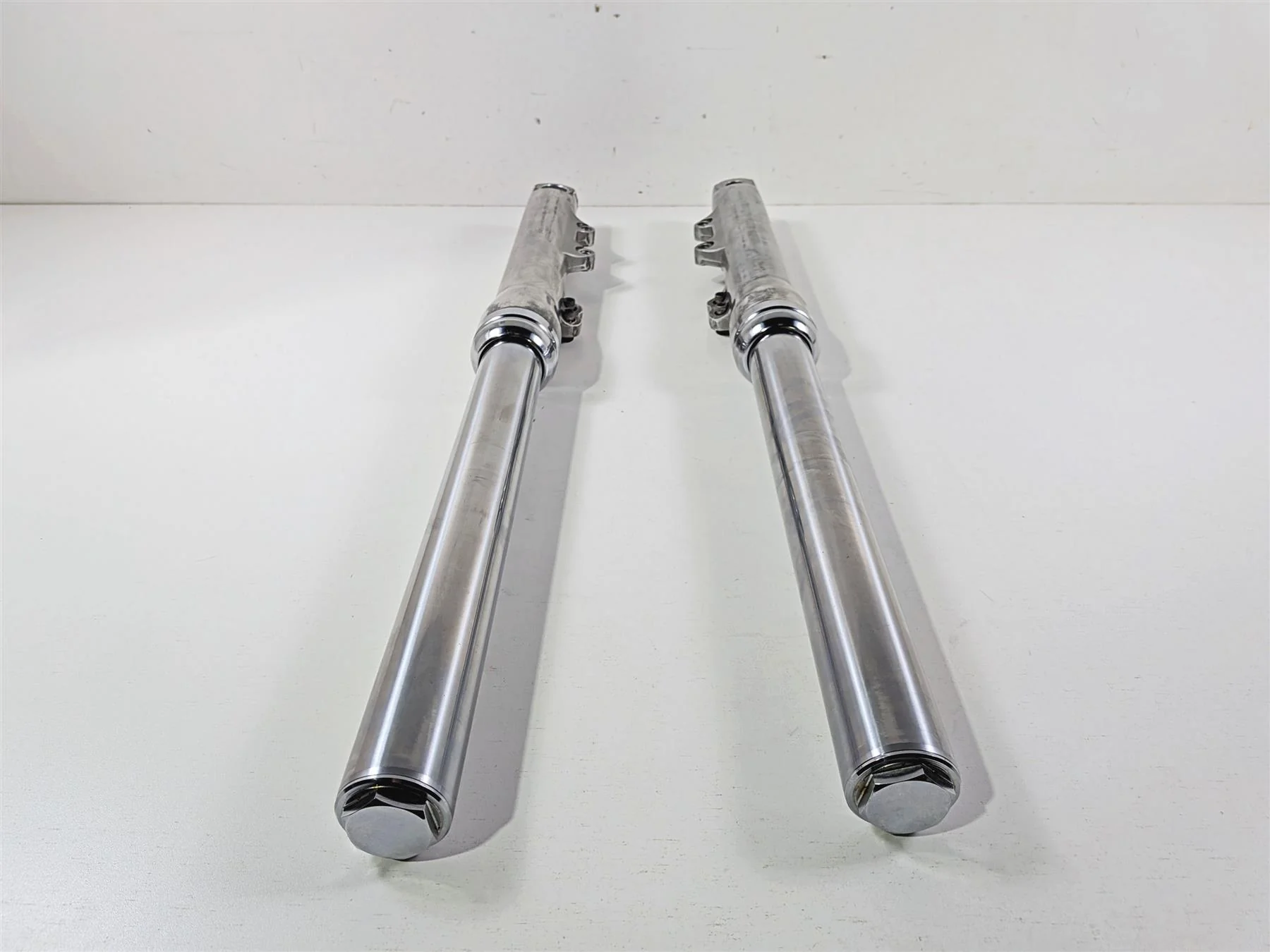 2014 Harley FXDL Dyna Low Rider Dual Brake Front Fork Leg Set 49mm Read 45400052 - Image 7
