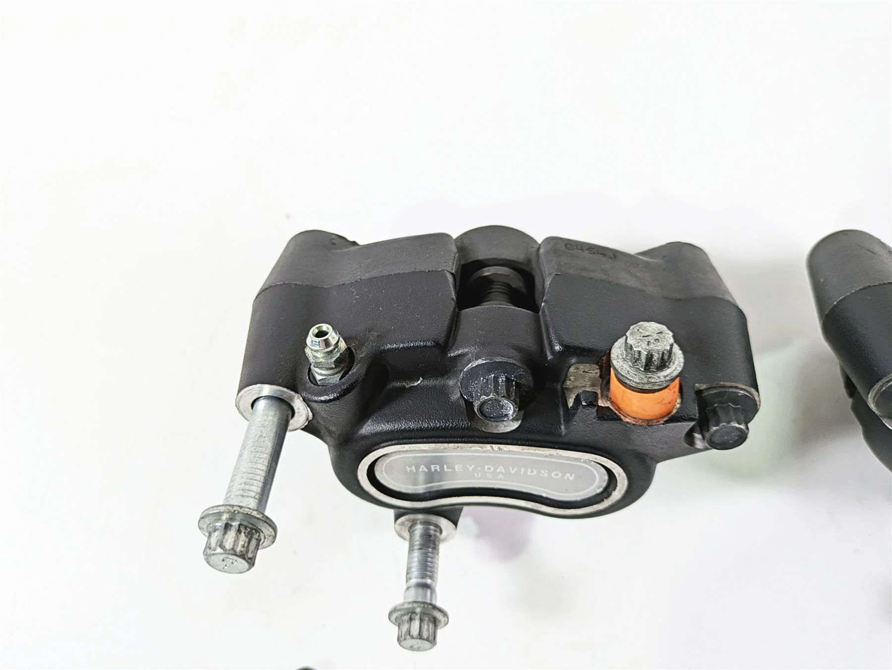 2014 Harley FXDL Dyna Low Rider Front Brake Caliper Set 41300001 41300002 - Image 2