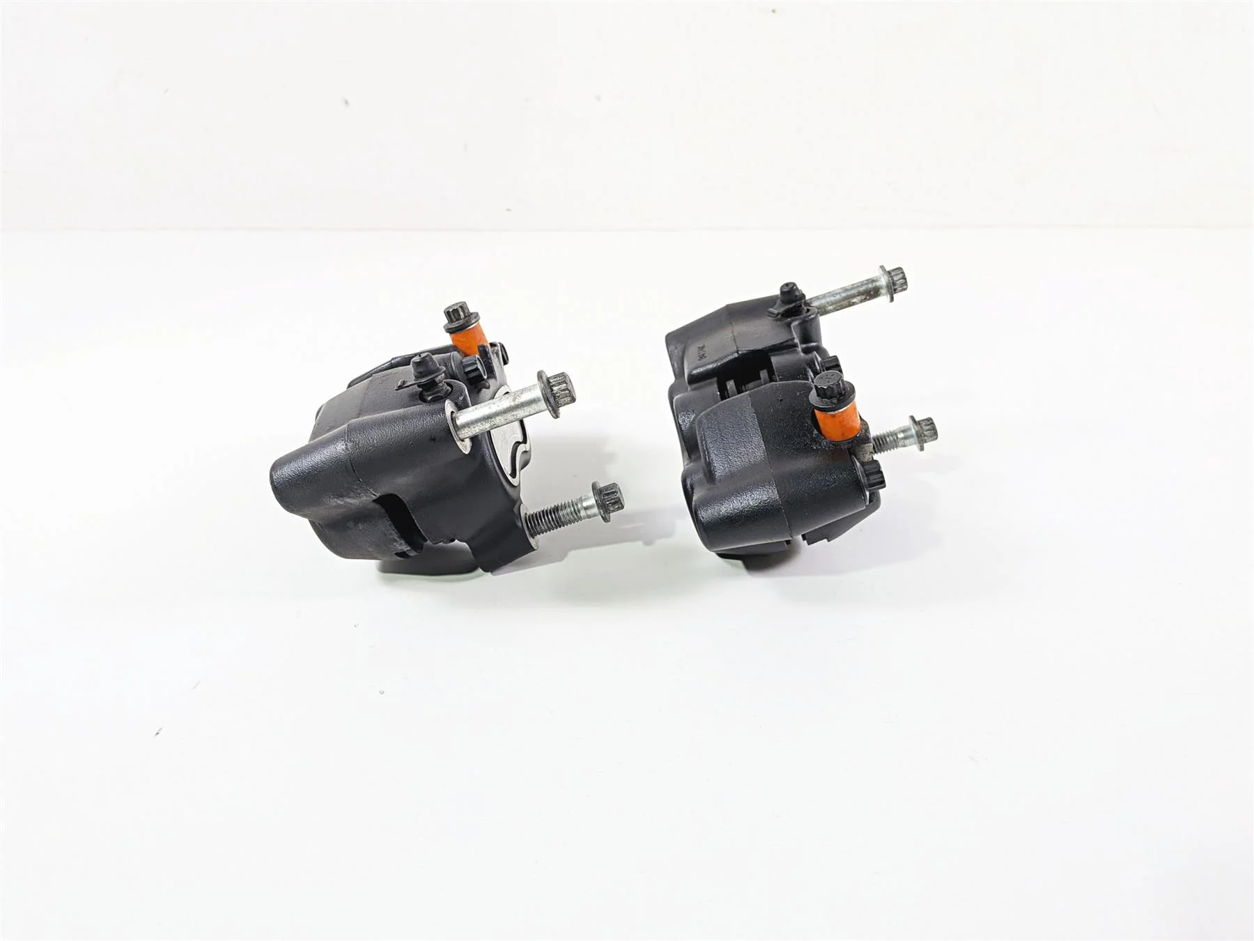2014 Harley FXDL Dyna Low Rider Front Brake Caliper Set 41300001 41300002 - Image 3