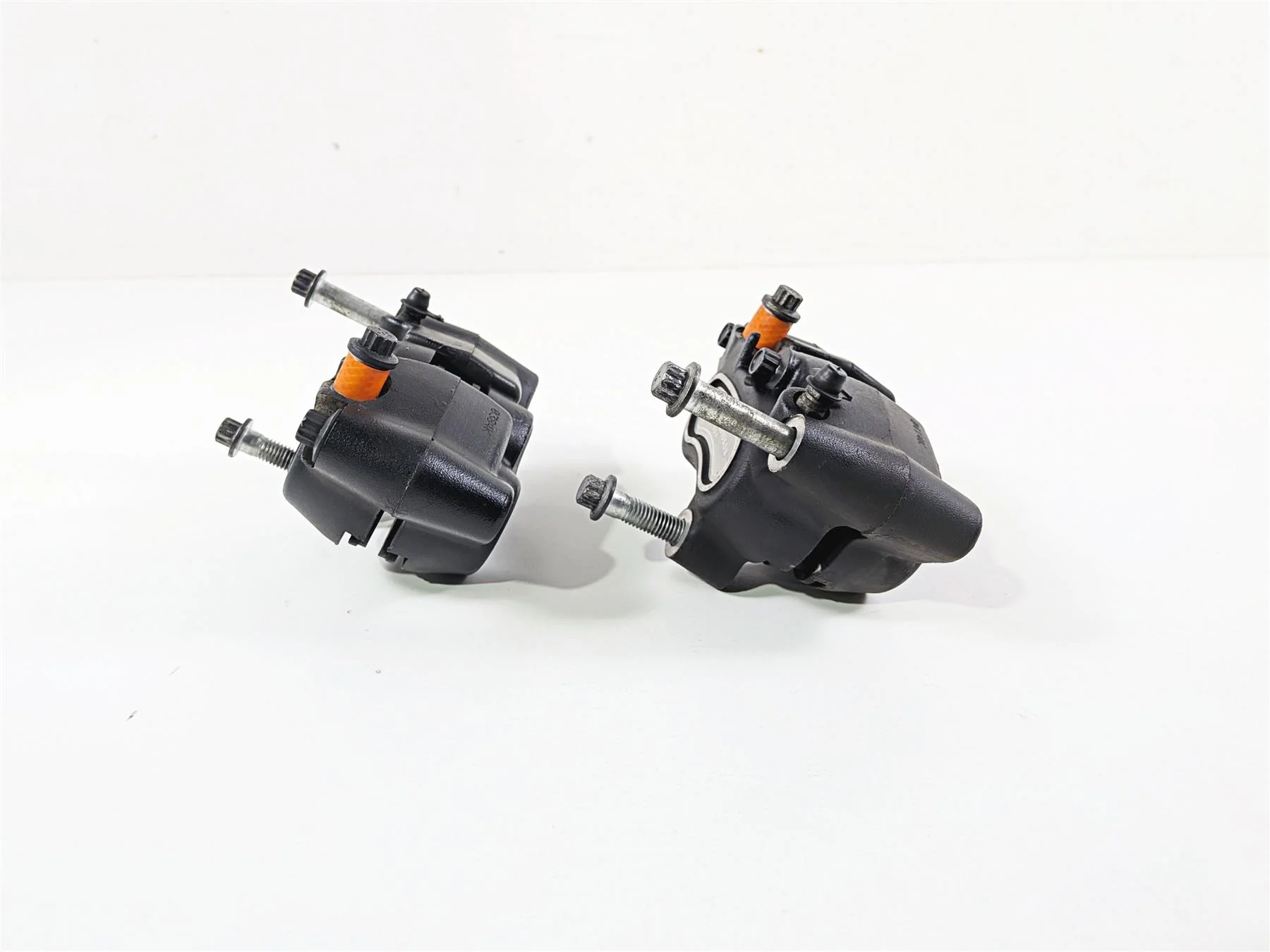 2014 Harley FXDL Dyna Low Rider Front Brake Caliper Set 41300001 41300002 - Image 5