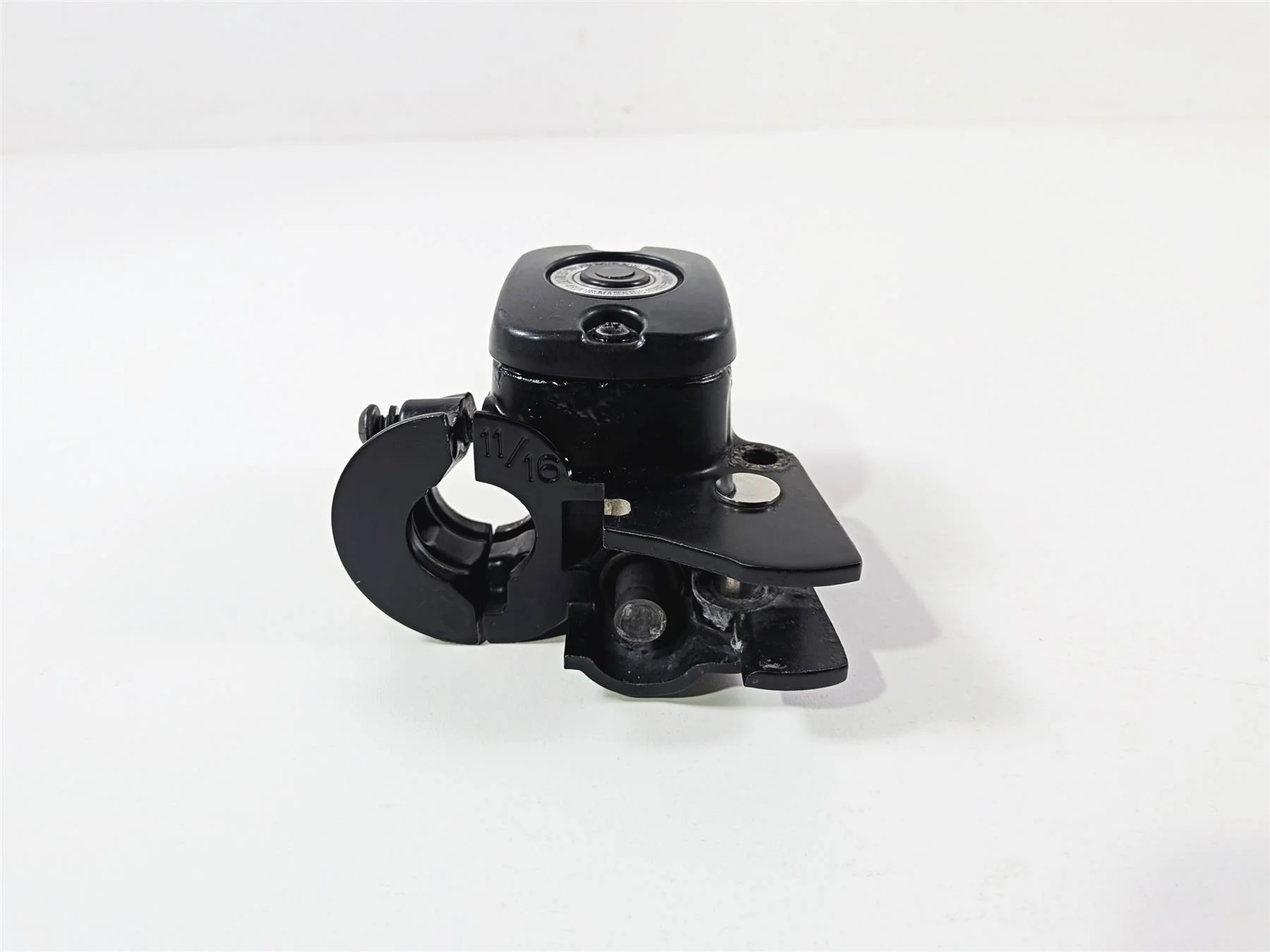 2014 Harley FXDL Dyna Low Rider Front Brake Master Cylinder 11/16" Read 45170-08 - Image 4