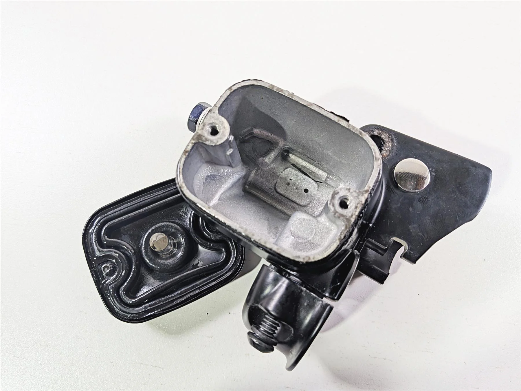 2014 Harley FXDL Dyna Low Rider Front Brake Master Cylinder 11/16" Read 45170-08 - Image 9