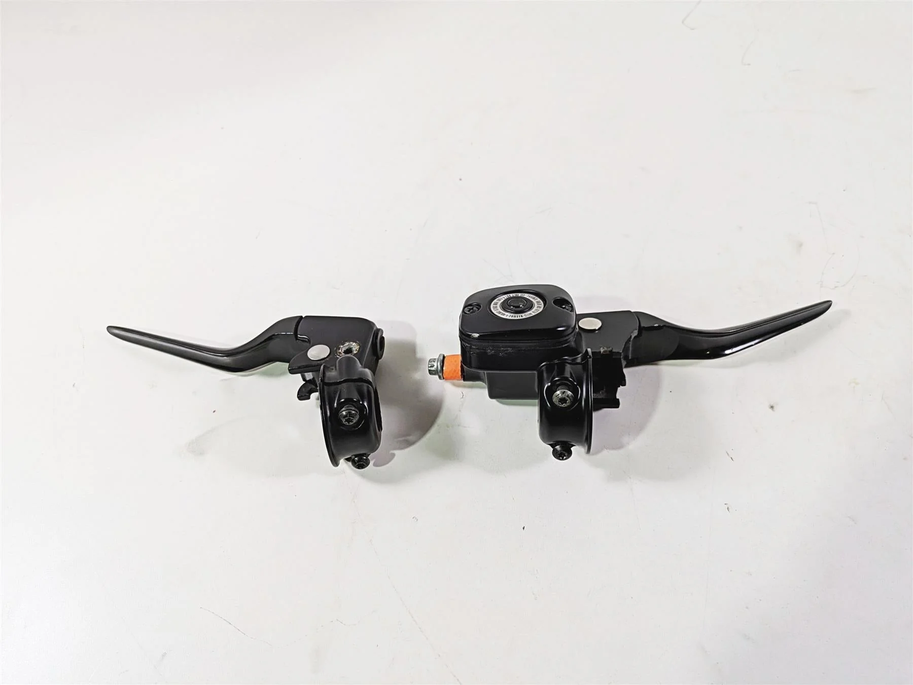 2014 Harley FXDL Dyna Low Rider Front Brake Master Cylinder 11/16" Set 45170-08F