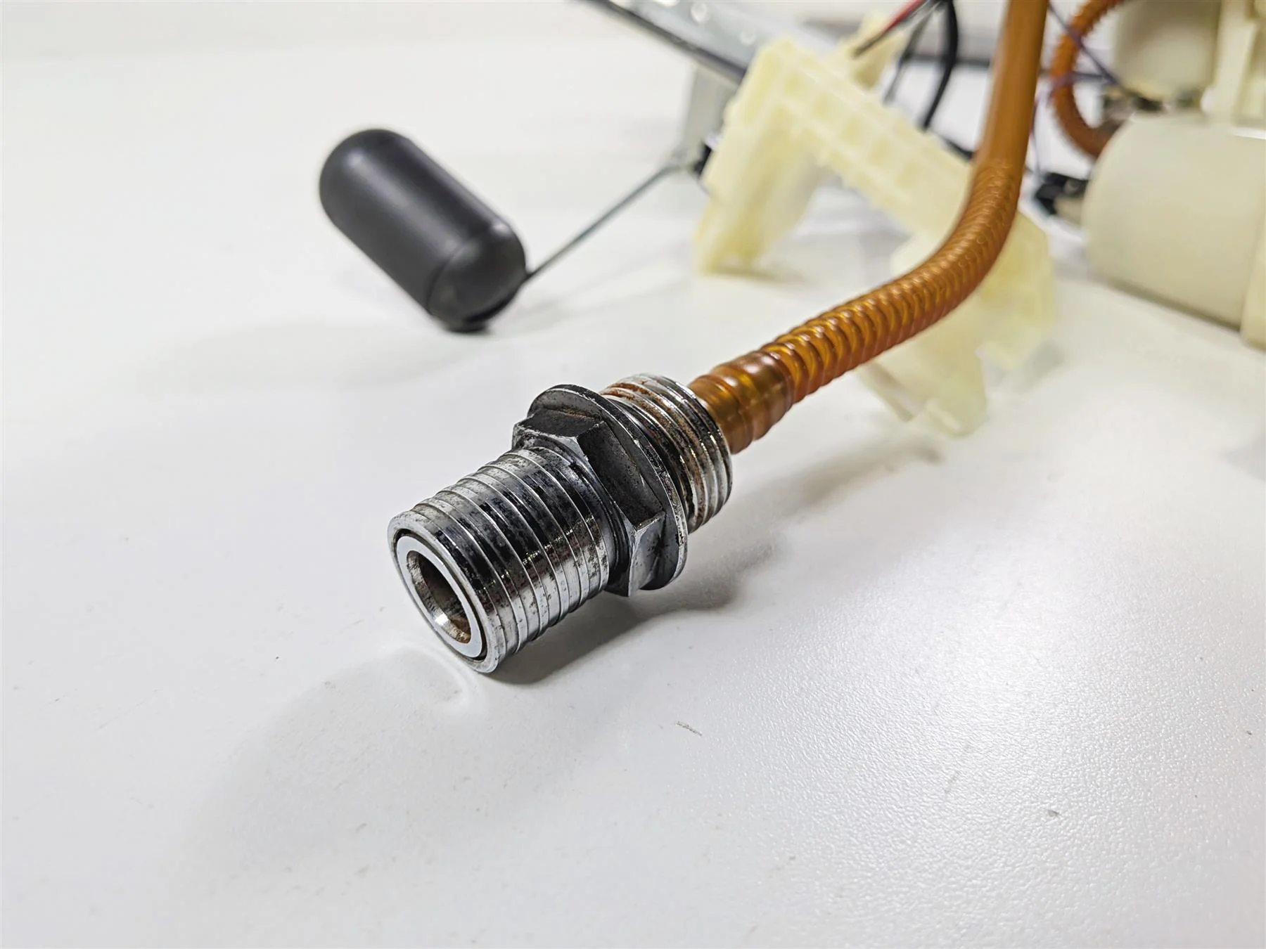 2014 Harley FXDL Dyna Low Rider Fuel Gas Petrol Pump & Sending Unit 75246-04A - Image 10