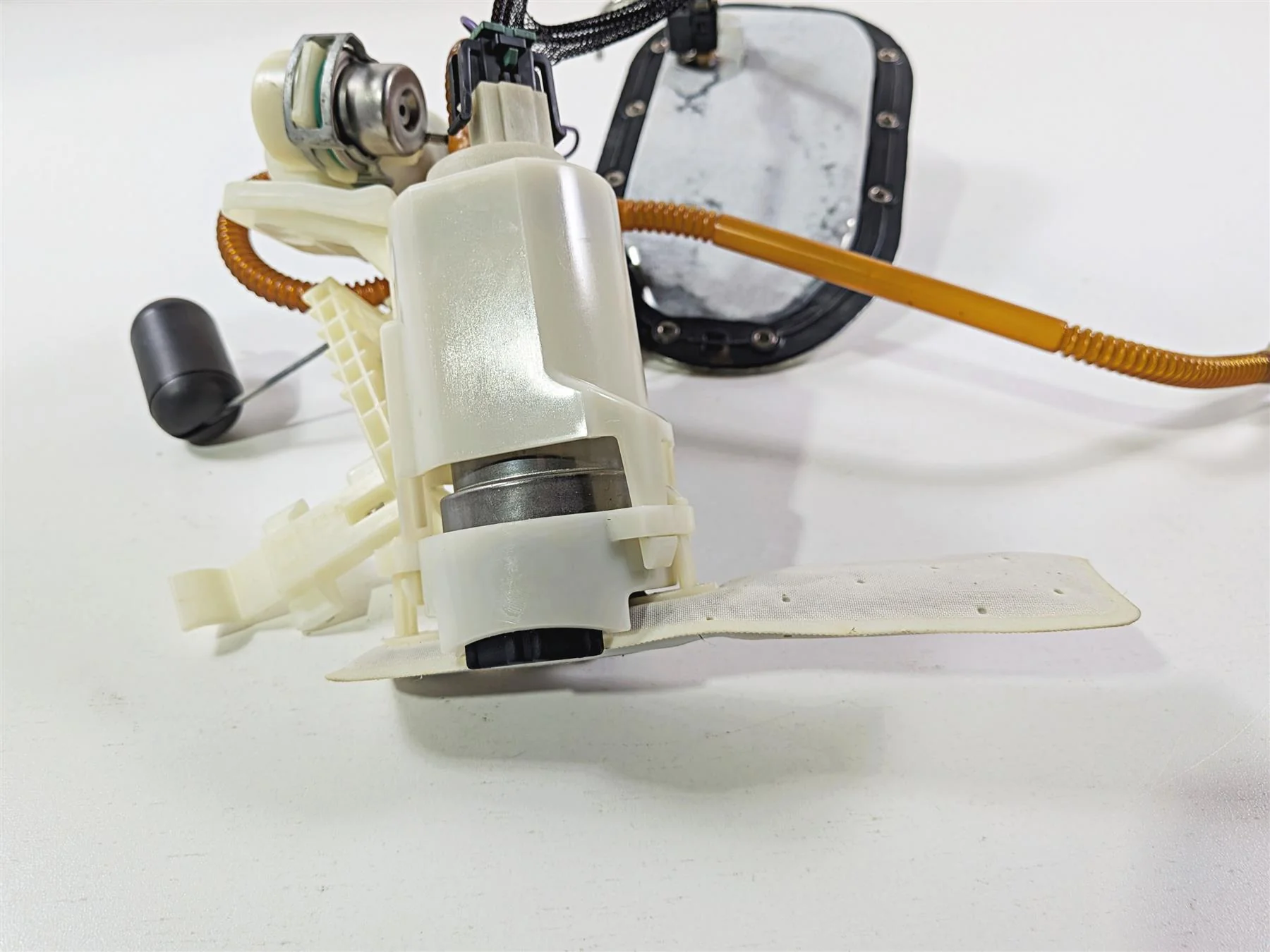 2014 Harley FXDL Dyna Low Rider Fuel Gas Petrol Pump & Sending Unit 75246-04A - Image 11