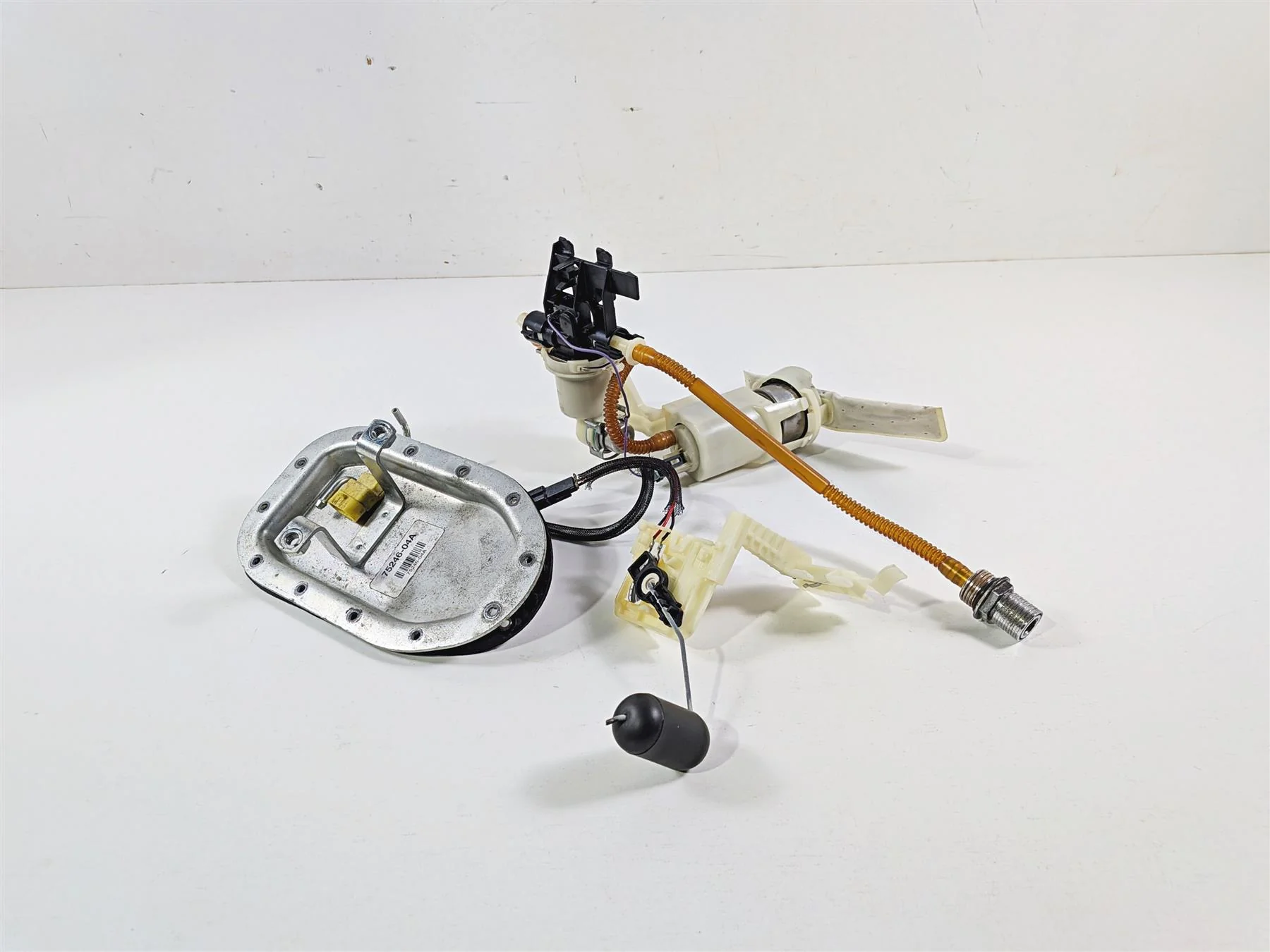 2014 Harley FXDL Dyna Low Rider Fuel Gas Petrol Pump & Sending Unit 75246-04A - Image 2