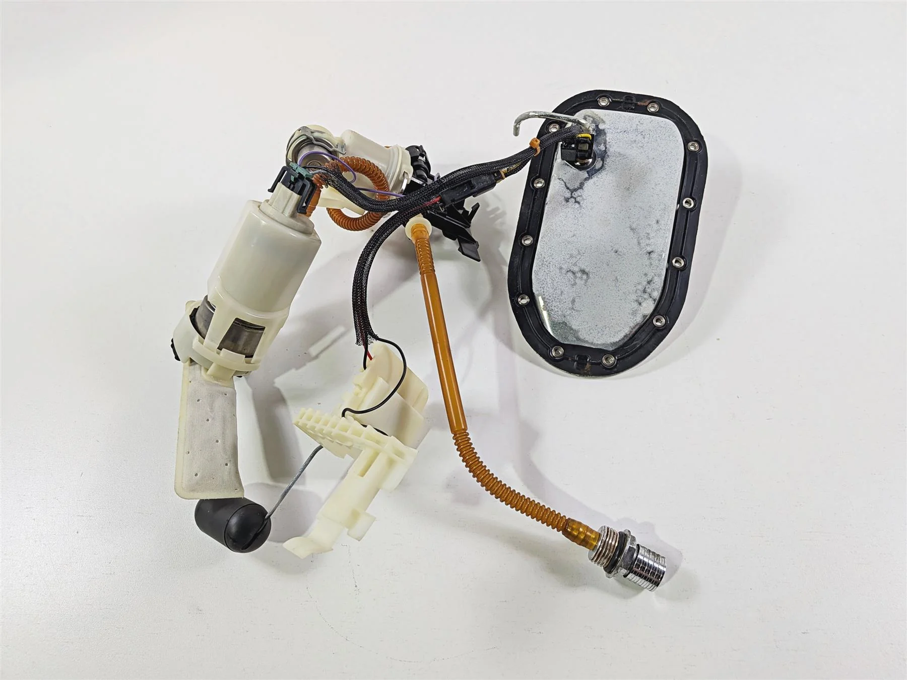 2014 Harley FXDL Dyna Low Rider Fuel Gas Petrol Pump & Sending Unit 75246-04A - Image 7