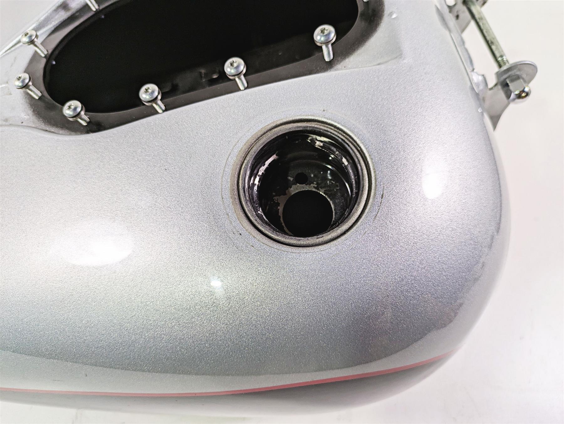 2014 Harley FXDL Dyna Low Rider Fuel Gas Petrol Tank - No Dent - Read 61000707 - Image 8