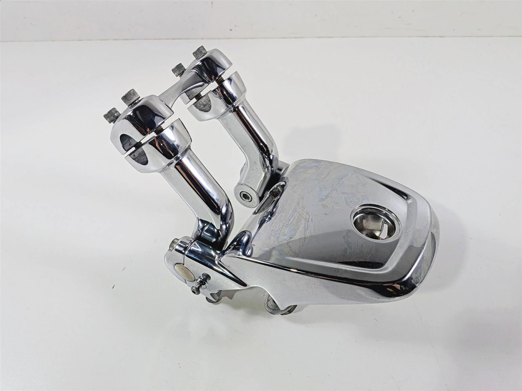 2014 Harley FXDL Dyna Low Rider Handlebar Riser Holder Set 55900064 55900062