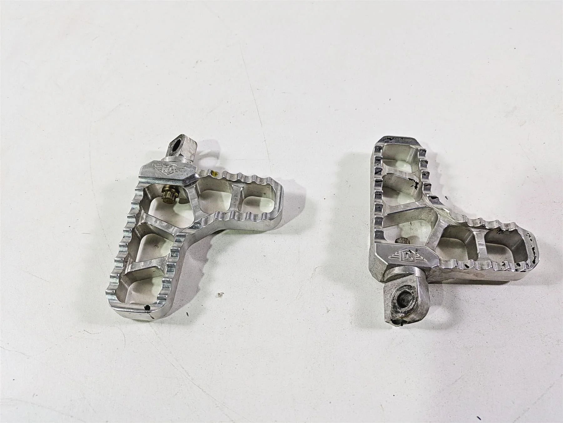 2014 Harley FXDL Dyna Low Rider Joker Machine Serrated Heel Footpegs 08-62-1 - Image 4