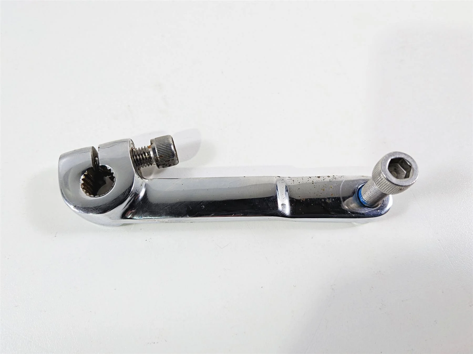 2014 Harley FXDL Dyna Low Rider Left Rider Mid Footpeg & Shifter 50500279 - Image 5