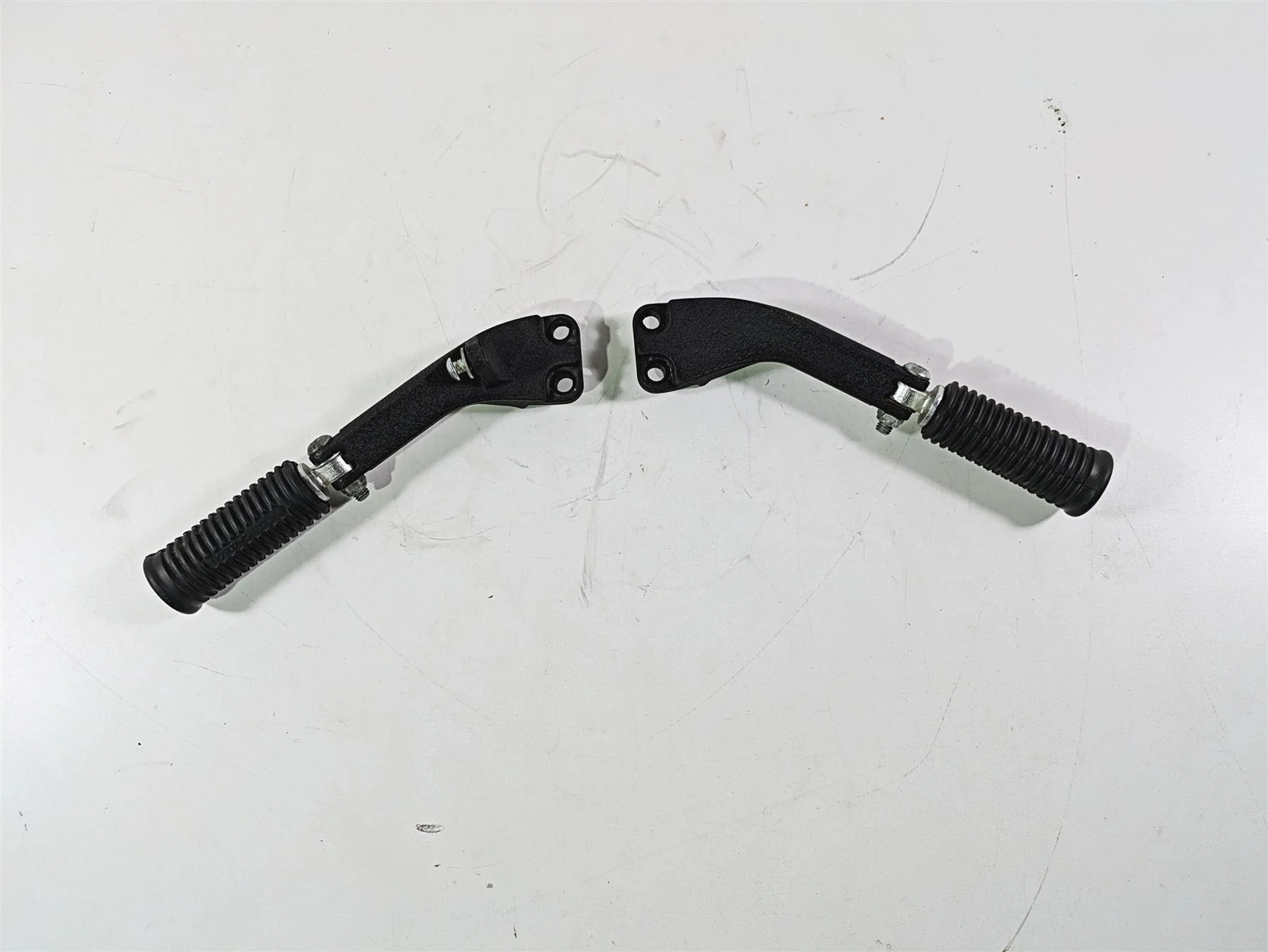 2014 Harley FXDL Dyna Low Rider Passenger Footpeg Foot Peg Set 49224-06 49230-06 - Image 3