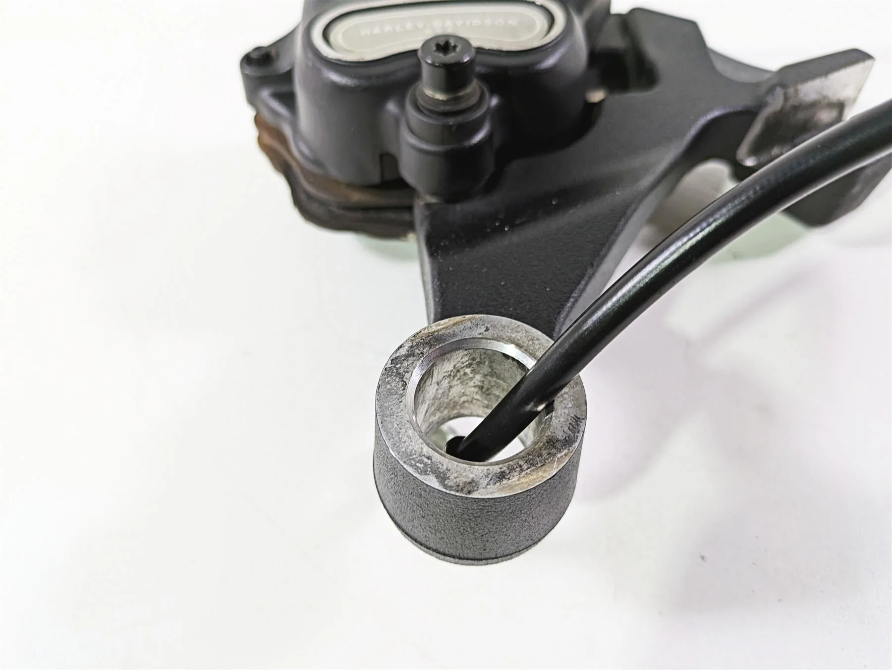 2014 Harley FXDL Dyna Low Rider Rear Brake Caliper + Bracket Line 25mm 40908-08 - Image 5