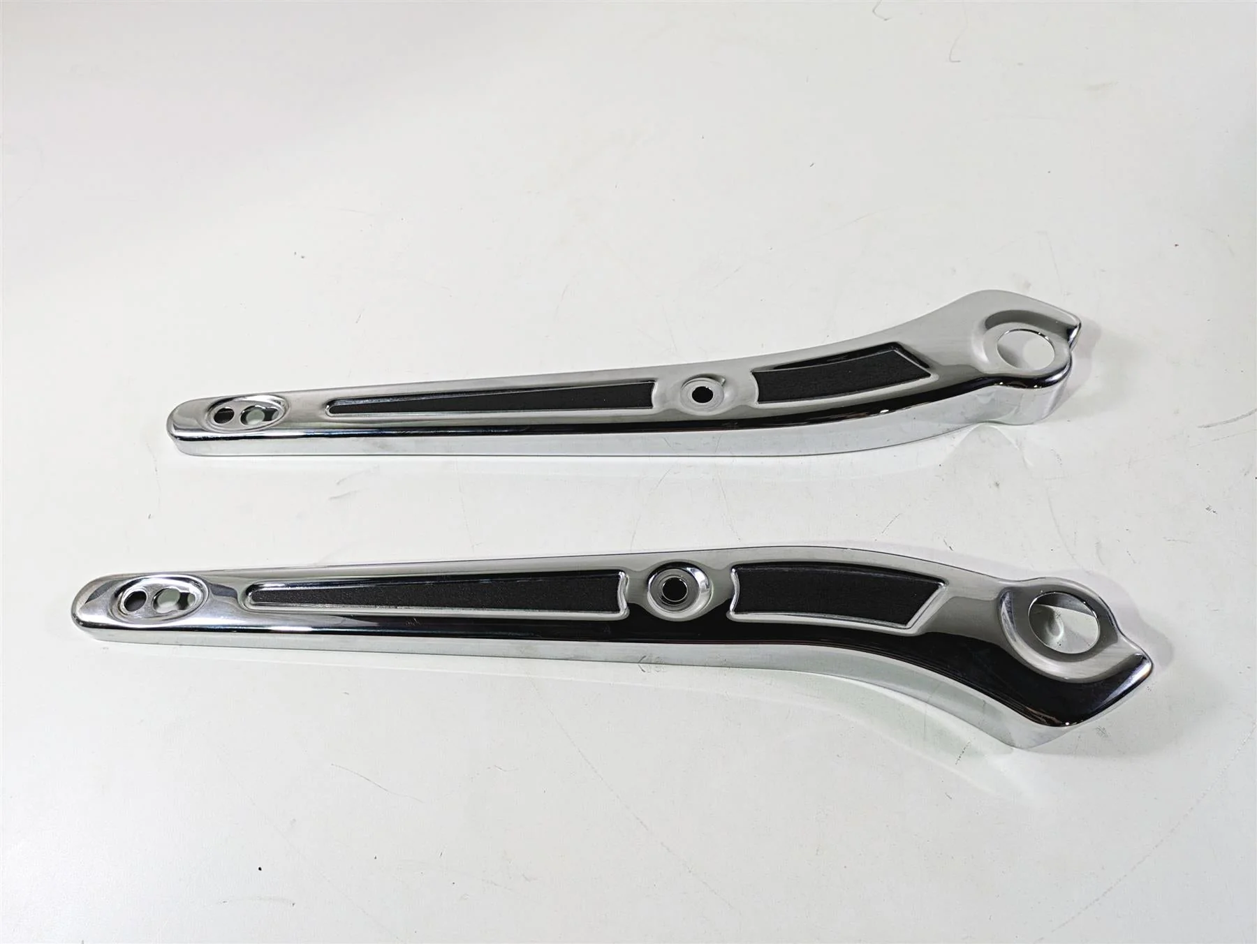 2014 Harley FXDL Dyna Low Rider Rear Fender Struts Braces 57300024 57300026 - Image 2