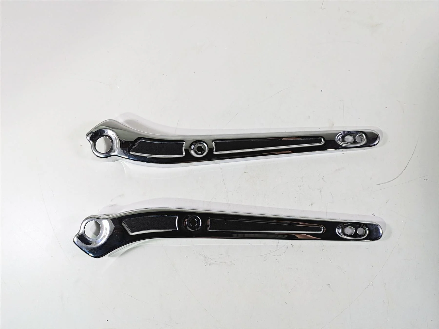 2014 Harley FXDL Dyna Low Rider Rear Fender Struts Braces 57300024 57300026 - Image 4
