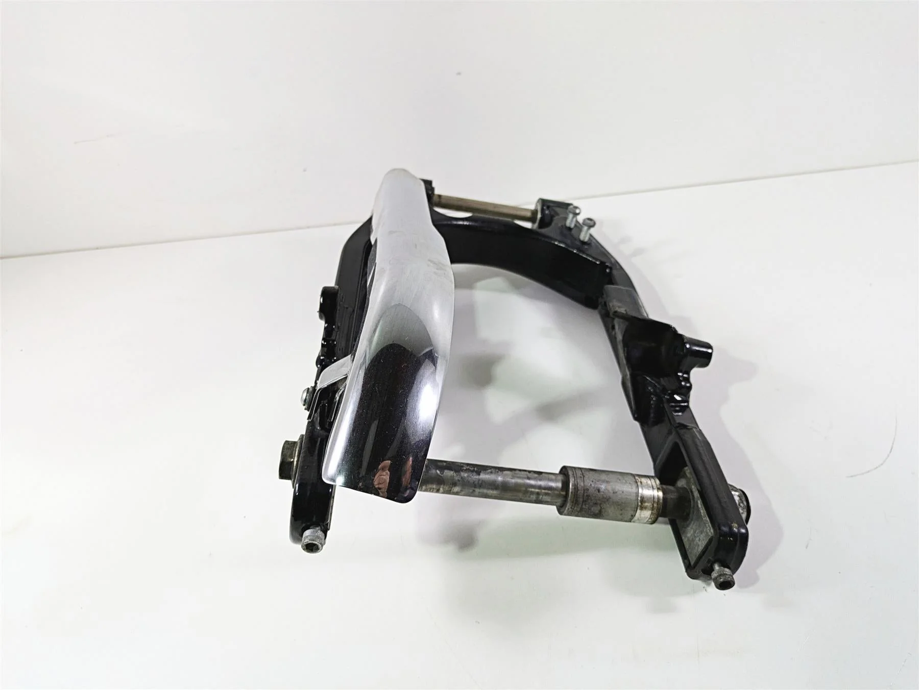 2014 Harley FXDL Dyna Low Rider Rear Swingarm & Belt Guards 47820-10 - Image 2