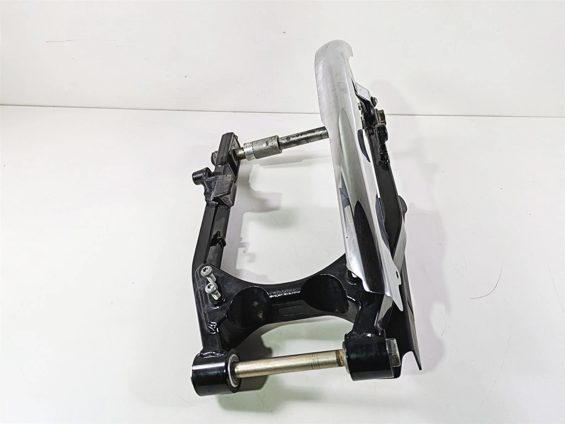 2014 Harley FXDL Dyna Low Rider Rear Swingarm & Belt Guards 47820-10 - Image 4