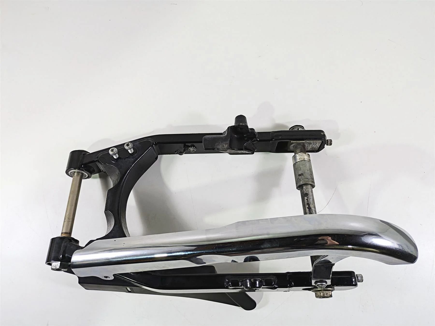 2014 Harley FXDL Dyna Low Rider Rear Swingarm & Belt Guards 47820-10 - Image 5