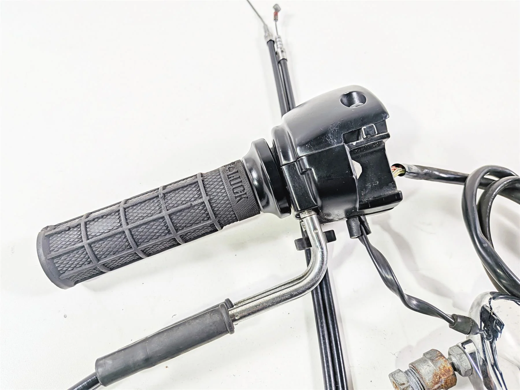 2014 Harley FXDL Dyna Low Rider Right Hand Control Switch + Blinker 72944-12 - Image 10