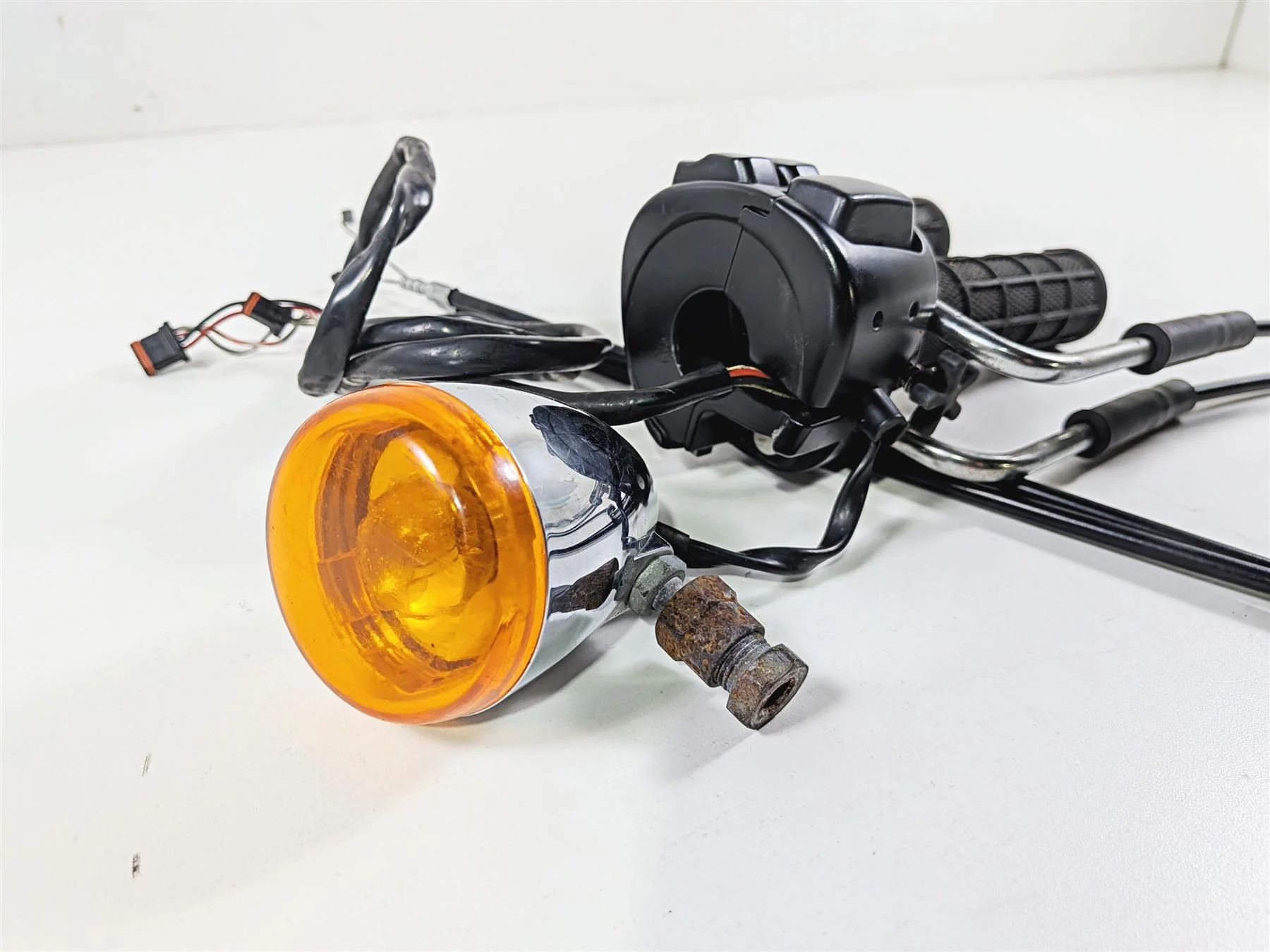 2014 Harley FXDL Dyna Low Rider Right Hand Control Switch + Blinker 72944-12 - Image 4