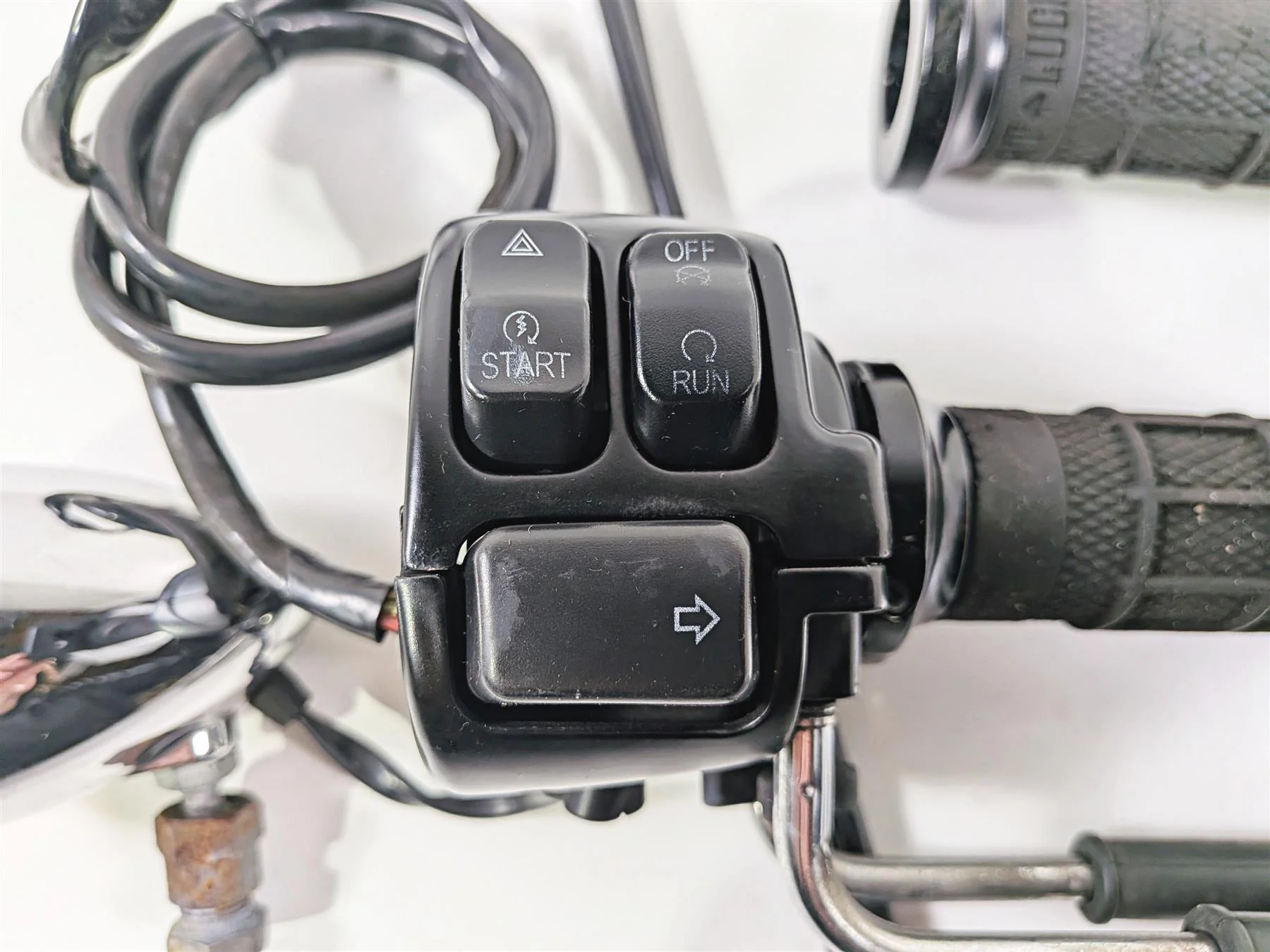 2014 Harley FXDL Dyna Low Rider Right Hand Control Switch + Blinker 72944-12 - Image 6