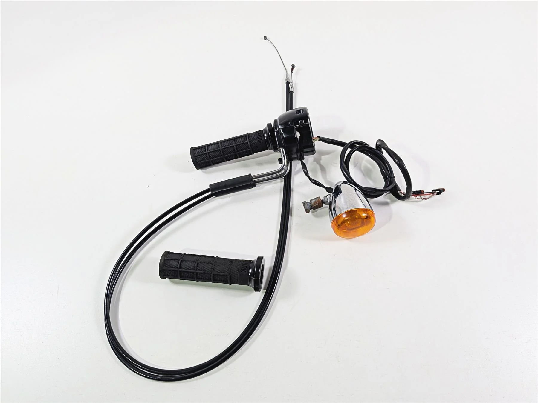 2014 Harley FXDL Dyna Low Rider Right Hand Control Switch + Blinker 72944-12 - Image 8