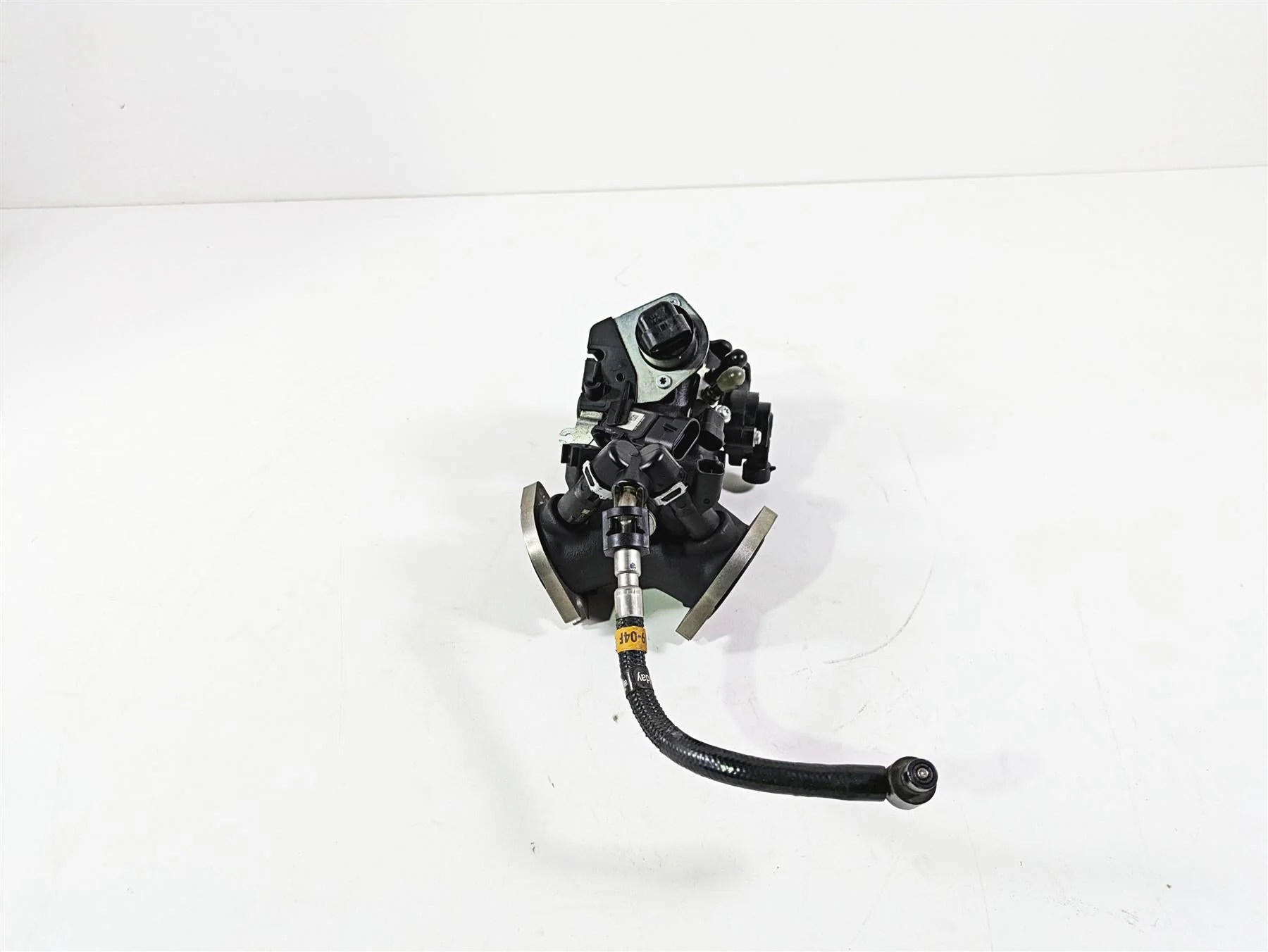2014 Harley FXDL Dyna Low Rider Throttle Body Fuel Injectors 27708-10A 27618-06A - Image 4