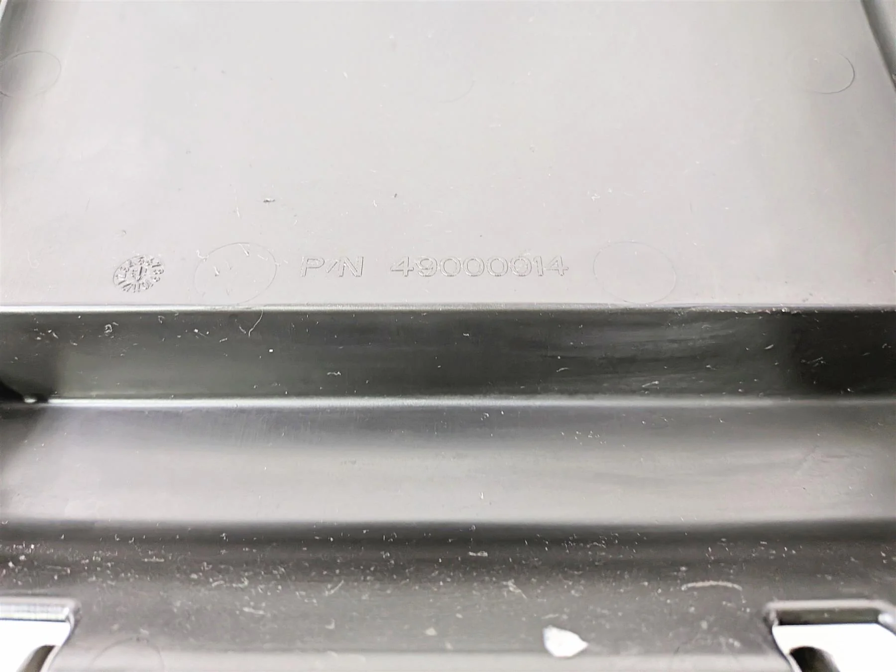 2014 Harley FXSB Softail Breakout Battery Electrical Carrier Set - Read 69200451 - Image 11