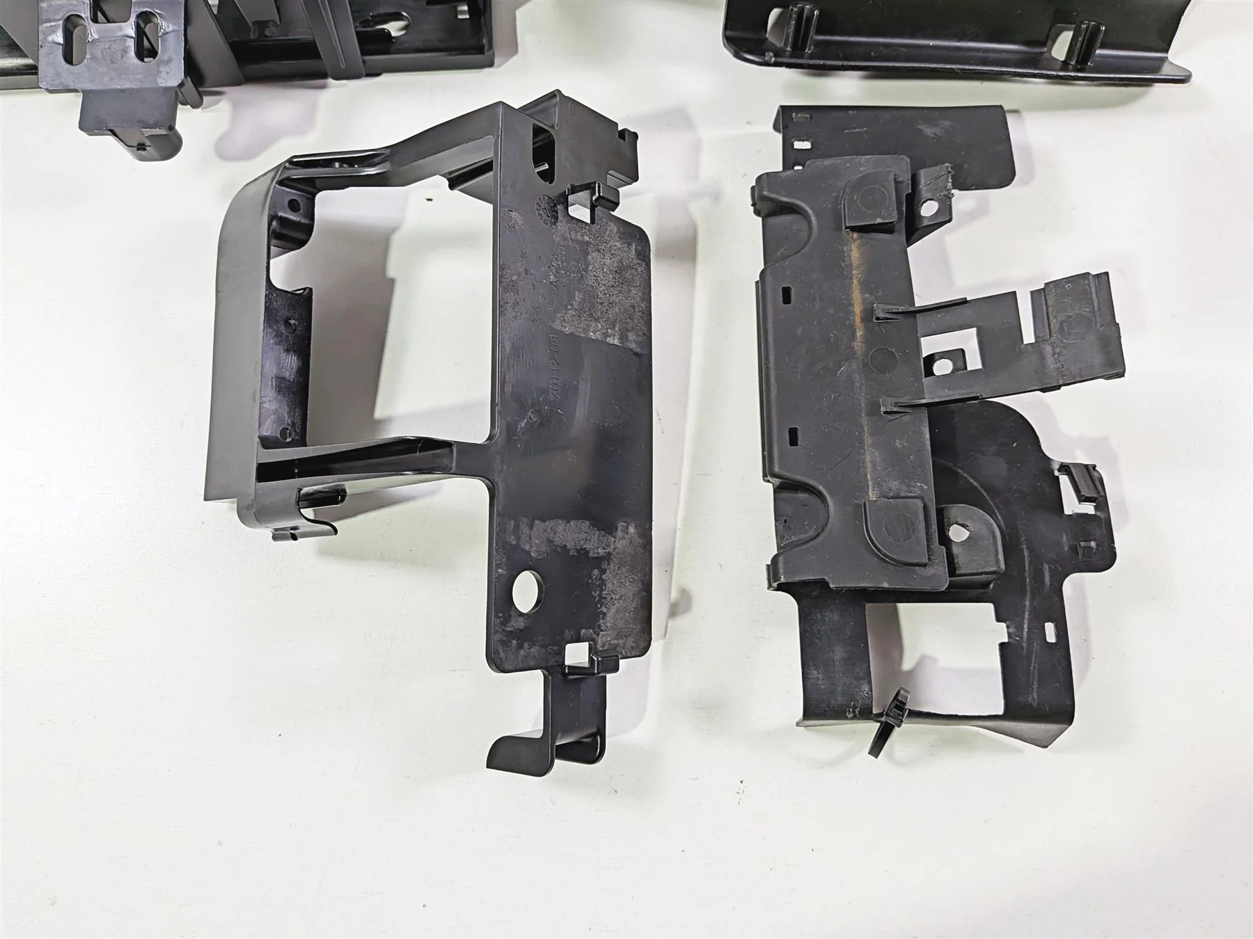 2014 Harley FXSB Softail Breakout Battery Electrical Carrier Set - Read 69200451 - Image 5