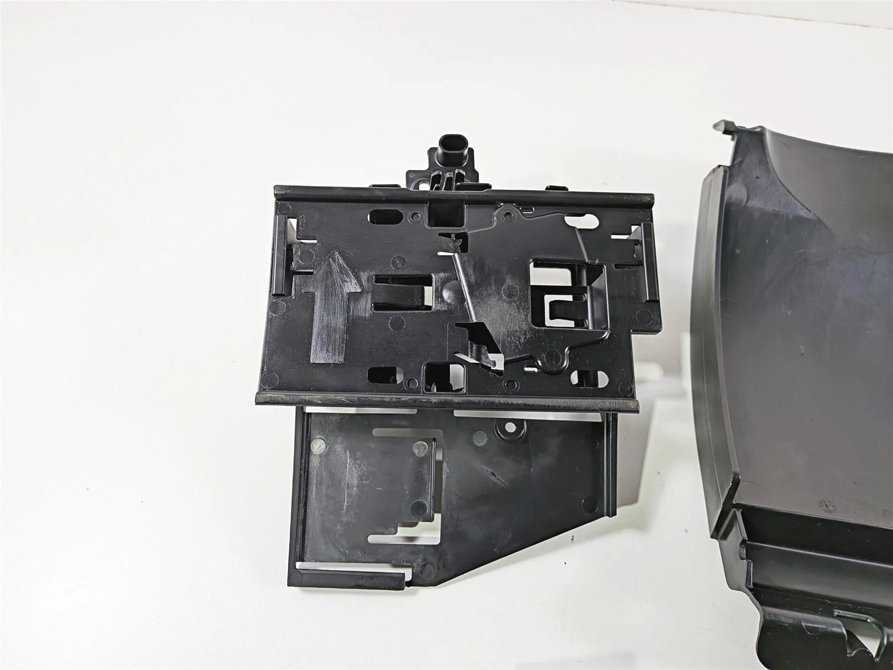 2014 Harley FXSB Softail Breakout Battery Electrical Carrier Set - Read 69200451 - Image 7