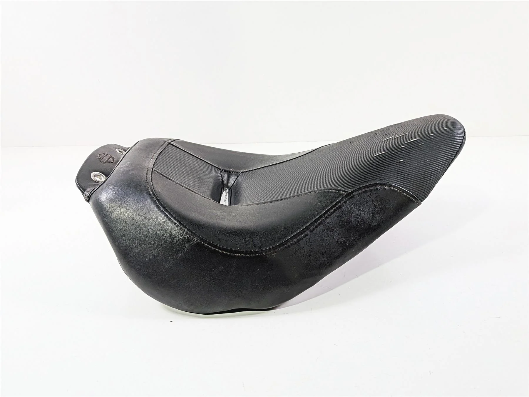 2014 Harley FXSB Softail Breakout Front Driver Seat Saddle 52000096 - Image 3