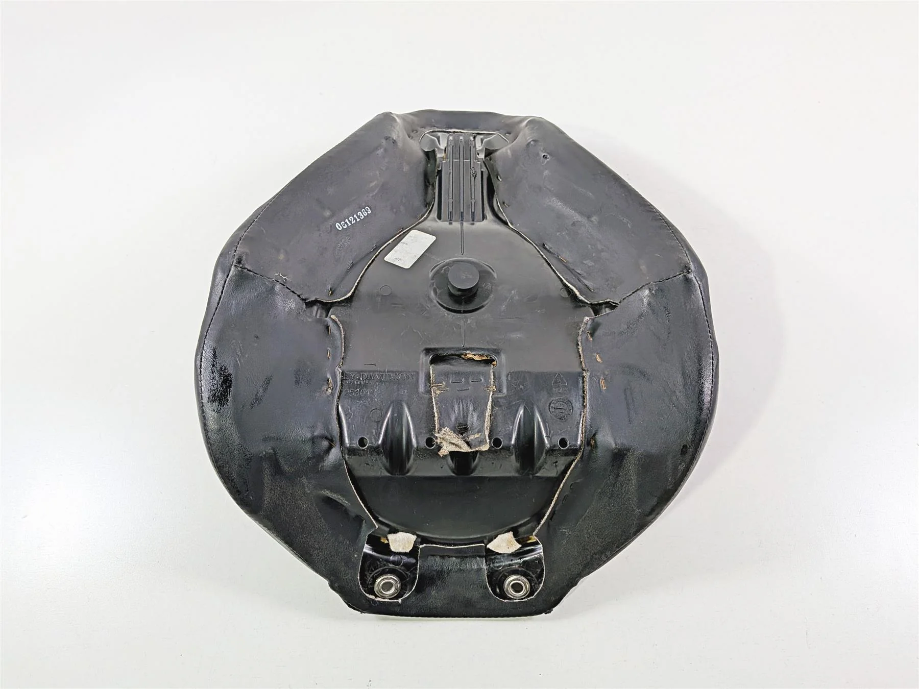 2014 Harley FXSB Softail Breakout Front Driver Seat Saddle 52000096 - Image 8