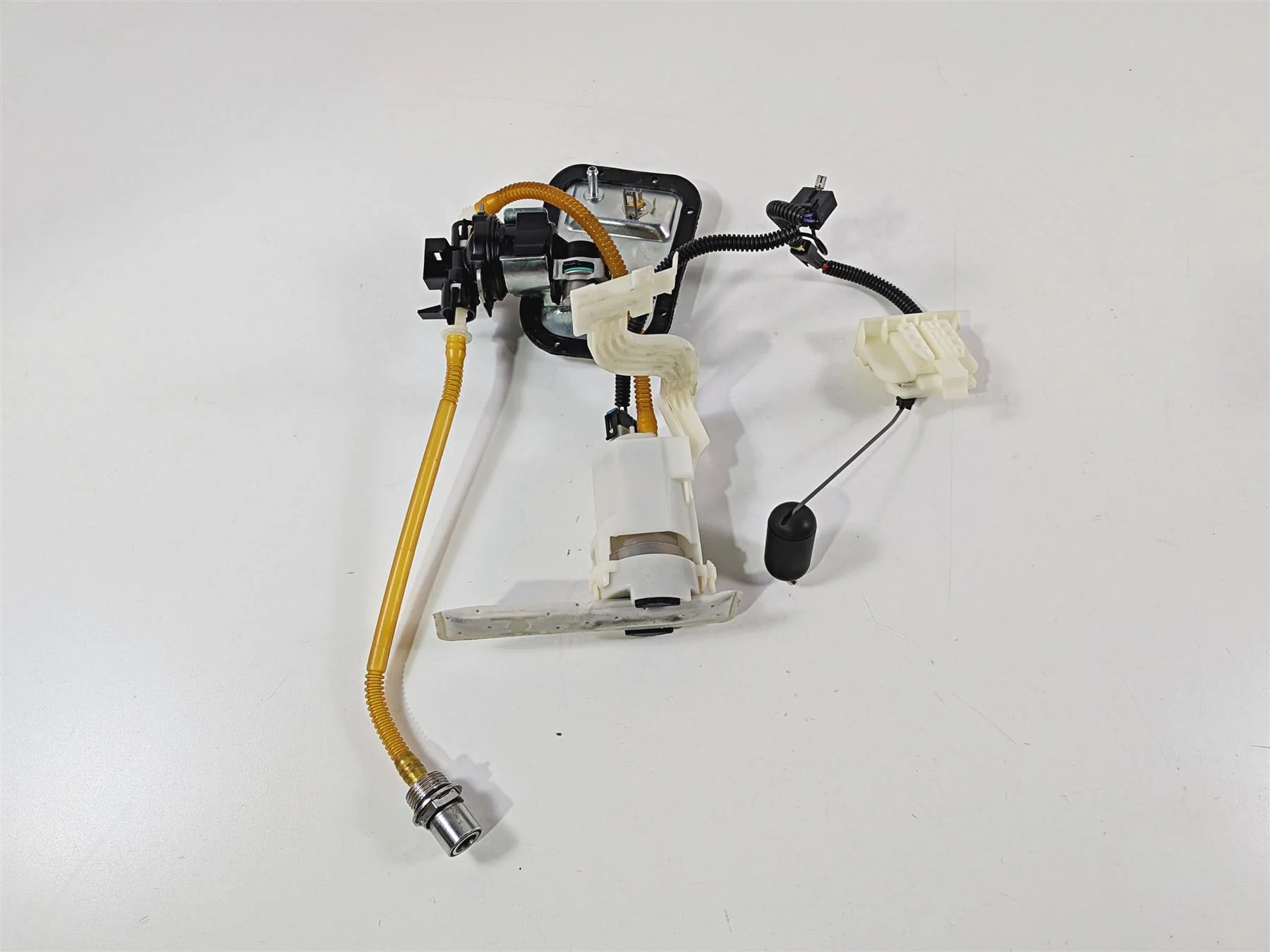 2014 Harley FXSB Softail Breakout Fuel Gas Petrol Pump - Tested 75252-11A - Image 11