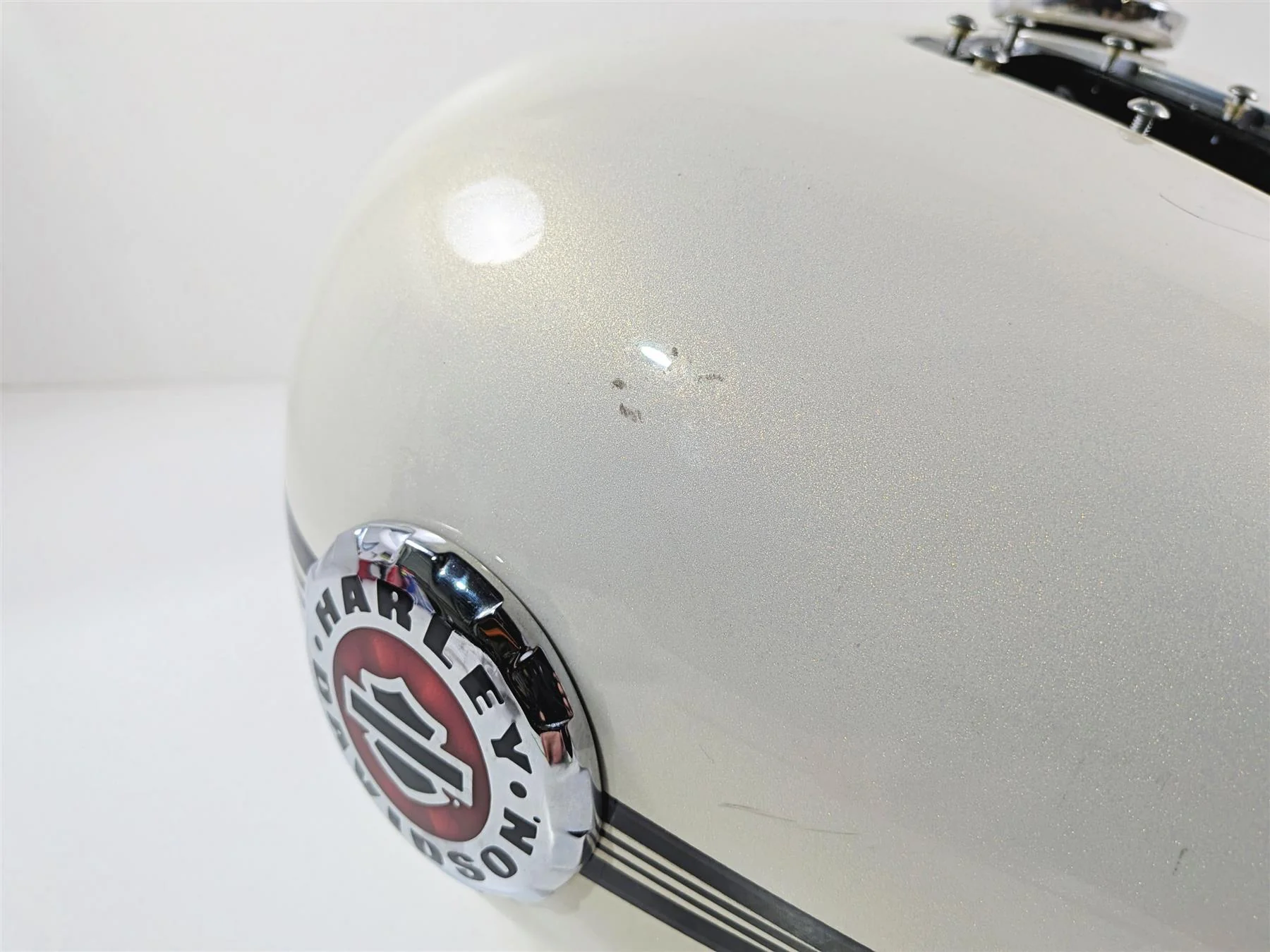 2014 Harley FXSB Softail Breakout Fuel Gas Tank -No Dent -Morocco Gold 61000694 - Image 13