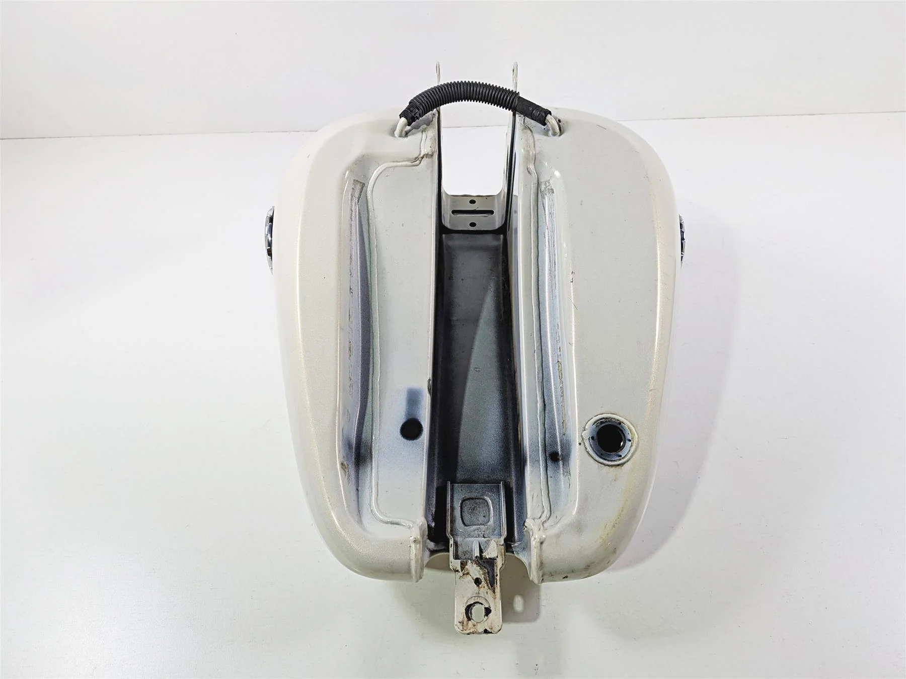 2014 Harley FXSB Softail Breakout Fuel Gas Tank -No Dent -Morocco Gold 61000694 - Image 5