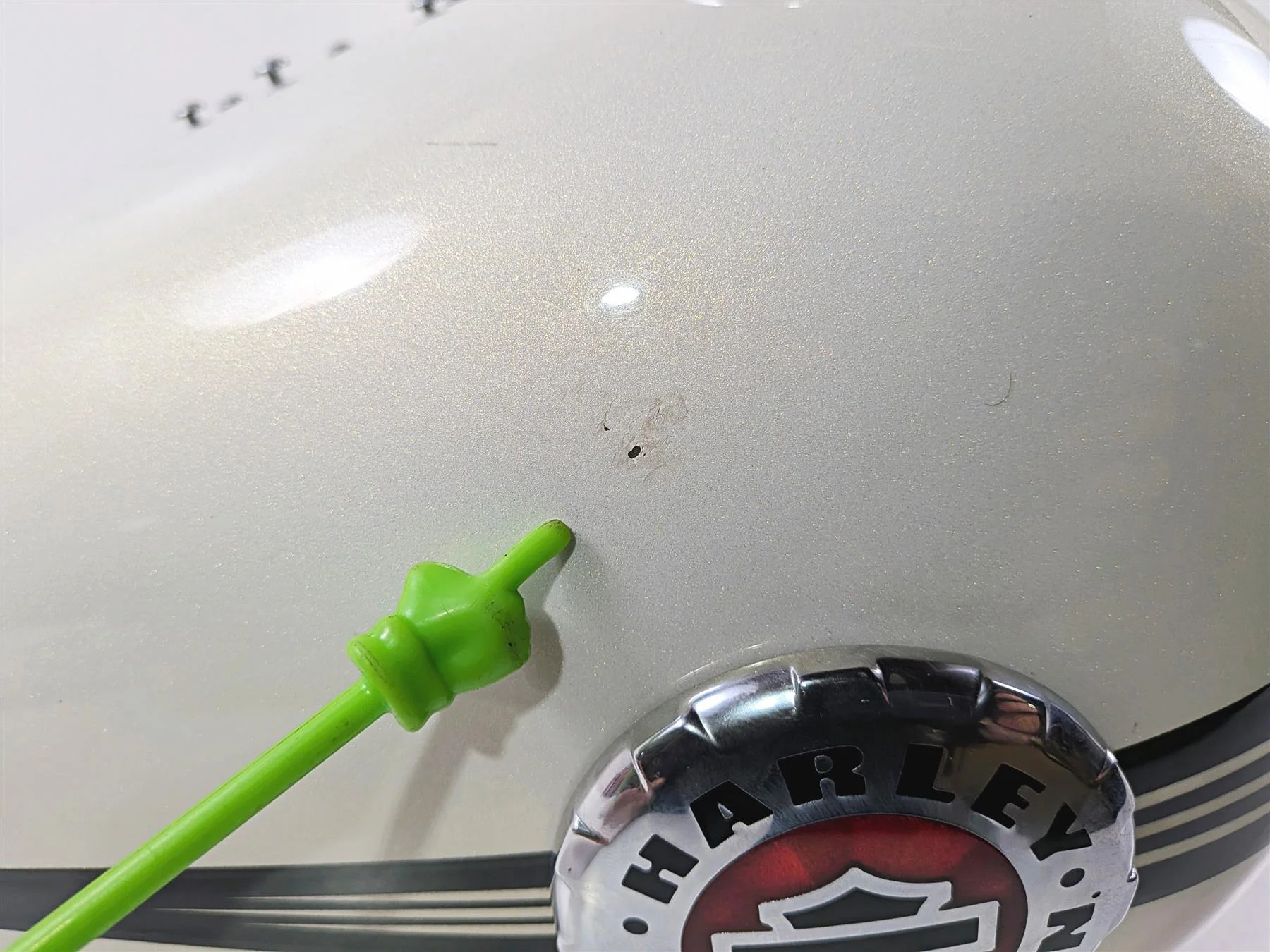 2014 Harley FXSB Softail Breakout Fuel Gas Tank -No Dent -Morocco Gold 61000694 - Image 9