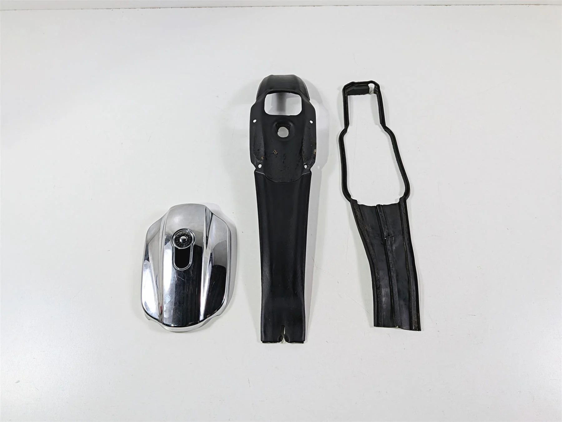 2014 Harley FXSB Softail Breakout Fuel Tank Dash Panel Cover 61300169