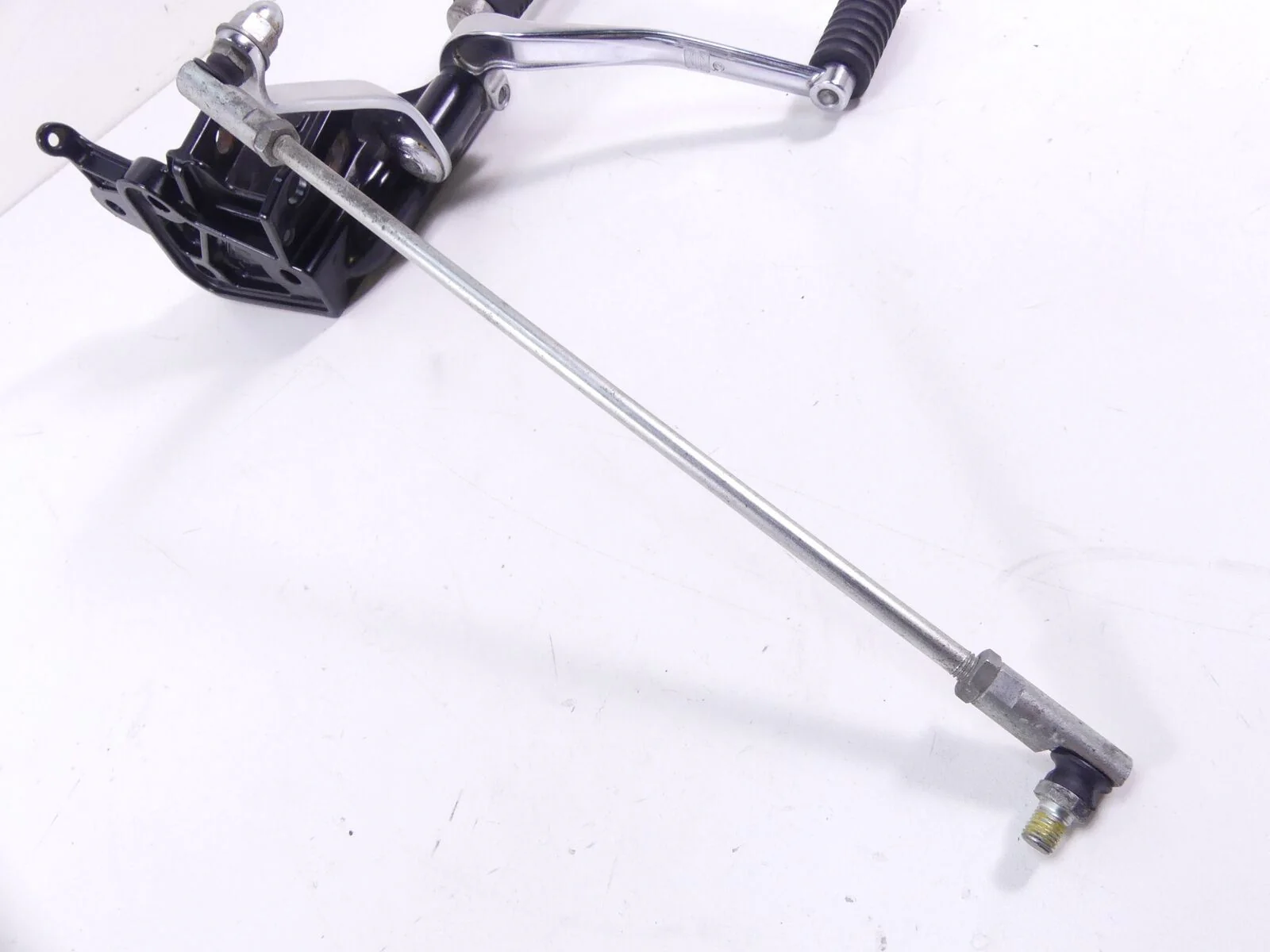 2014 Harley FXSB Softail Breakout Left Rider Foot Peg & Shifter 33683-07A - Image 9