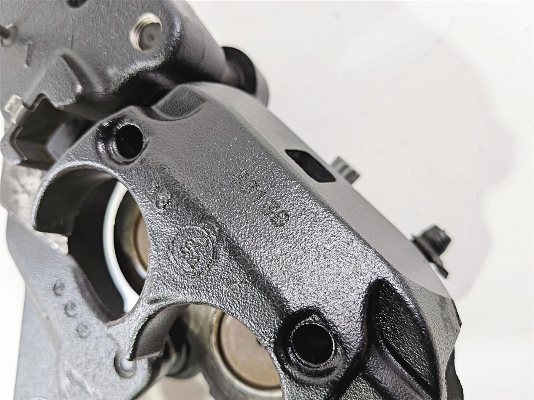2014 Harley FXSB Softail Breakout Rear Brake Caliper & Bracket 40908-08 - Image 11