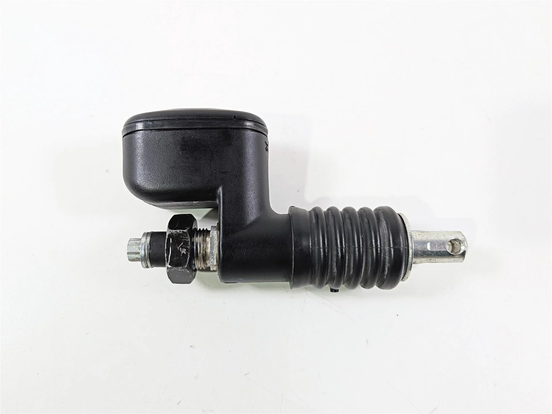 2014 Harley FXSB Softail Breakout Rear Brake Master Cylinder 41767-05E - Image 6