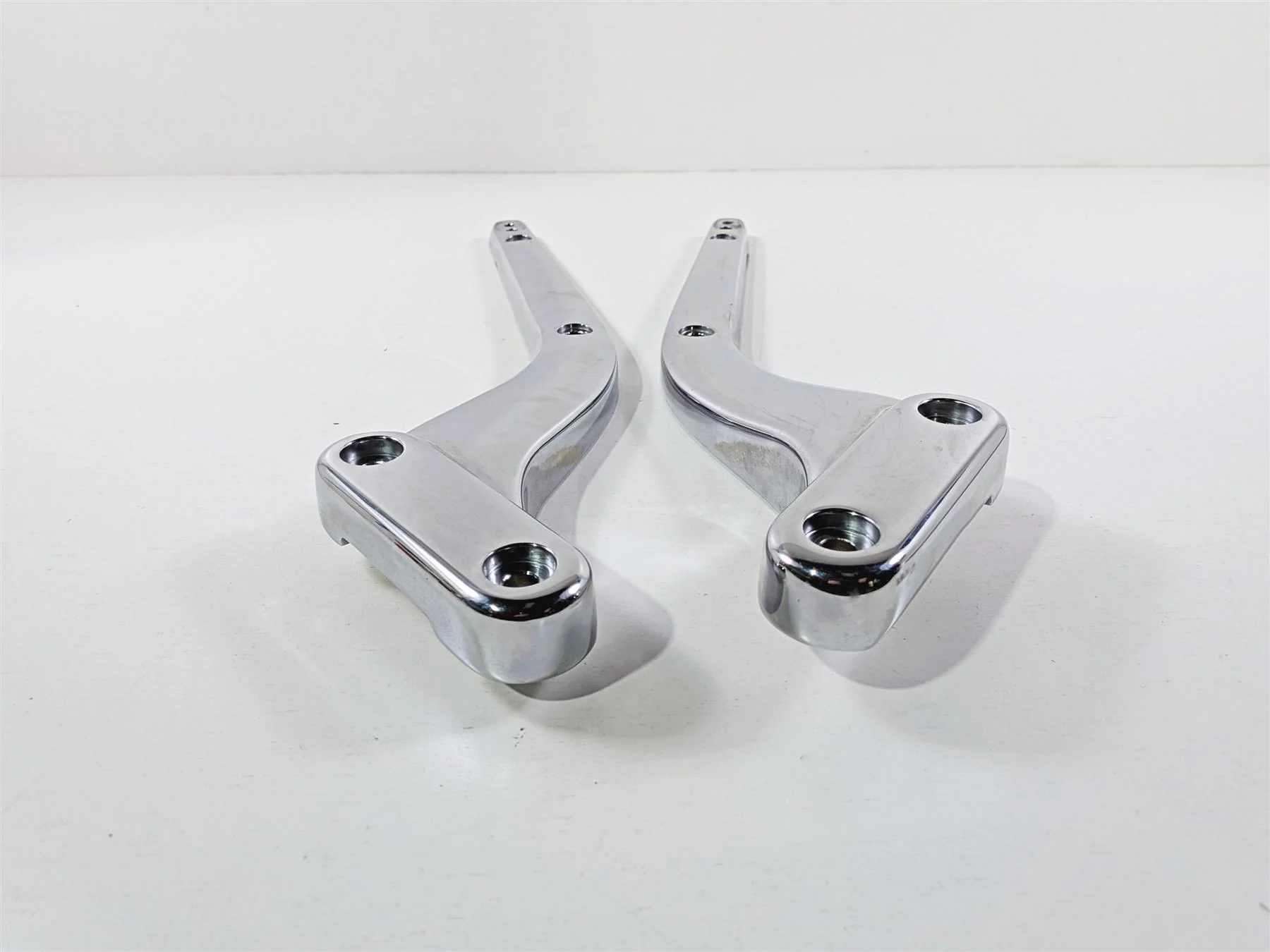 2014 Harley FXSB Softail Breakout Rear Fender Chrome Support Set 47200180 - Image 13