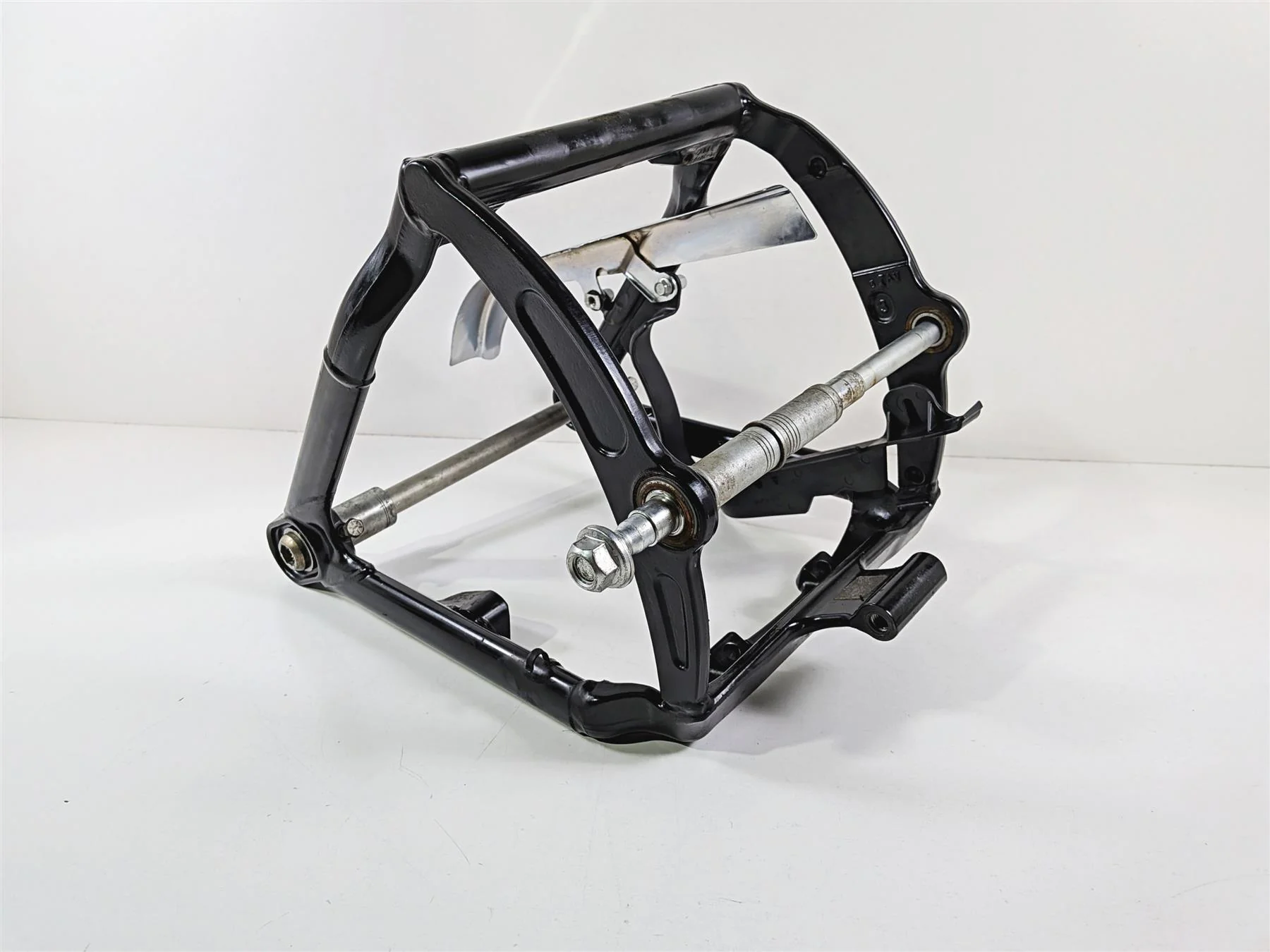 2014 Harley FXSB Softail Breakout Rear Swingarm Swing Arm & Guard 47694-11BHP - Image 14